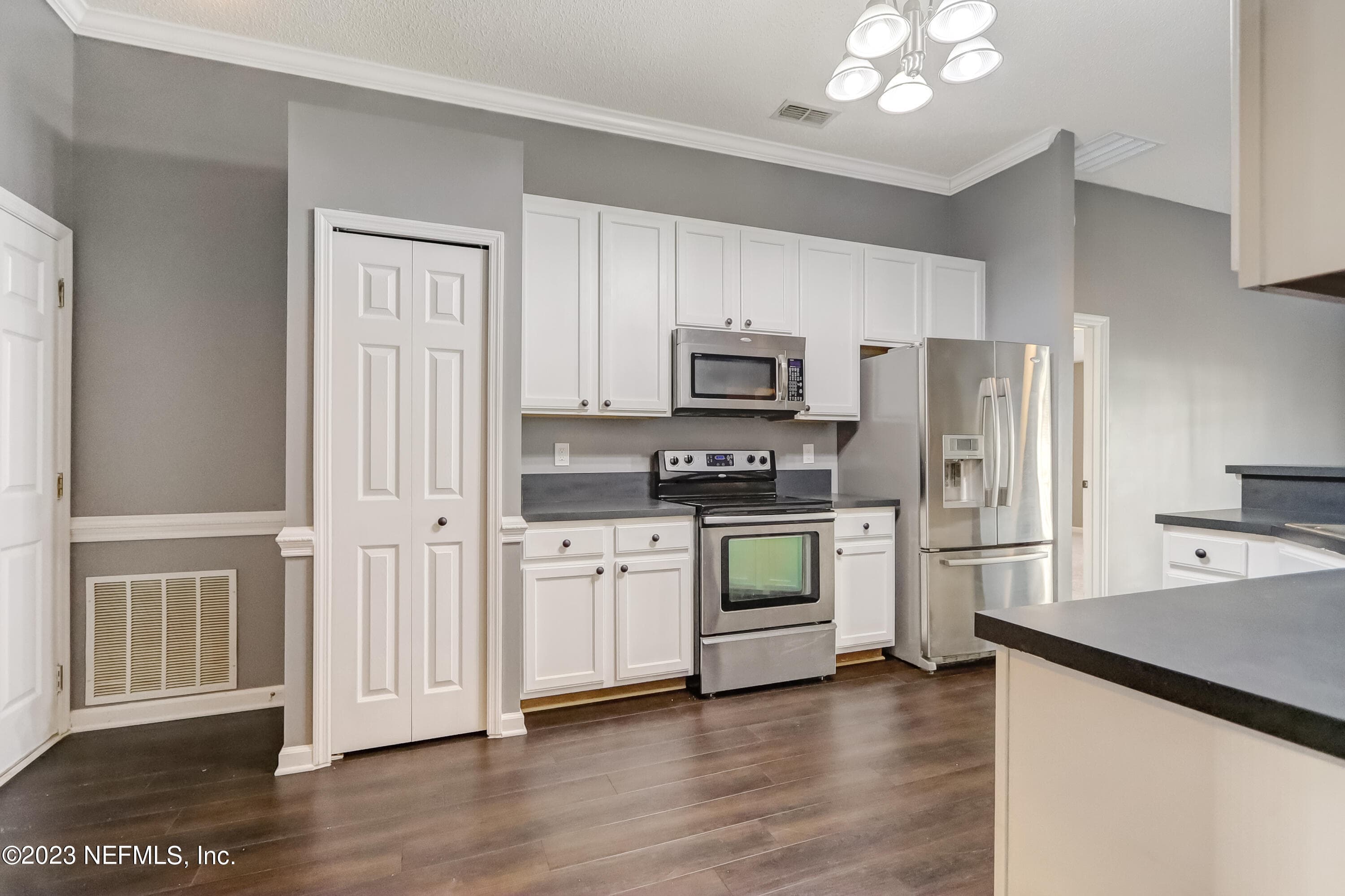 Photo 10 of 8023 TUXFORD Lane, Jacksonville, FL 32244