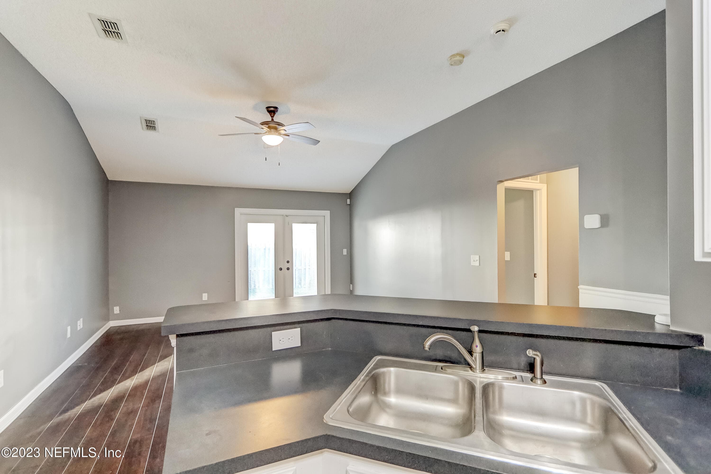 Photo 15 of 8023 TUXFORD Lane, Jacksonville, FL 32244