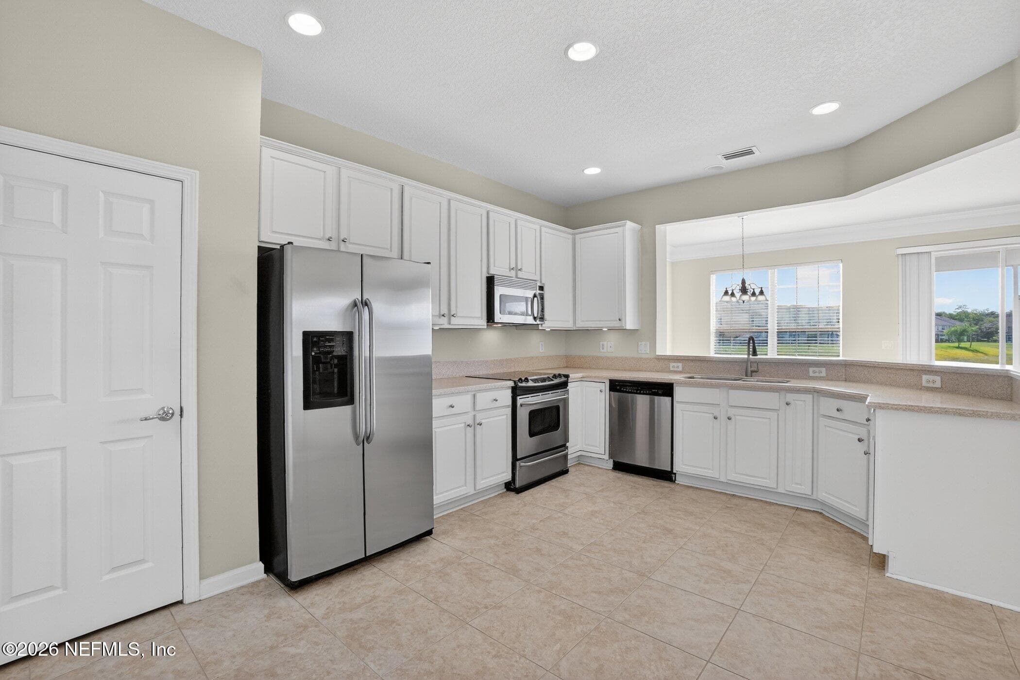 Photo 9 of 6280 AUTUMN BERRY Circle, Jacksonville, FL 32258