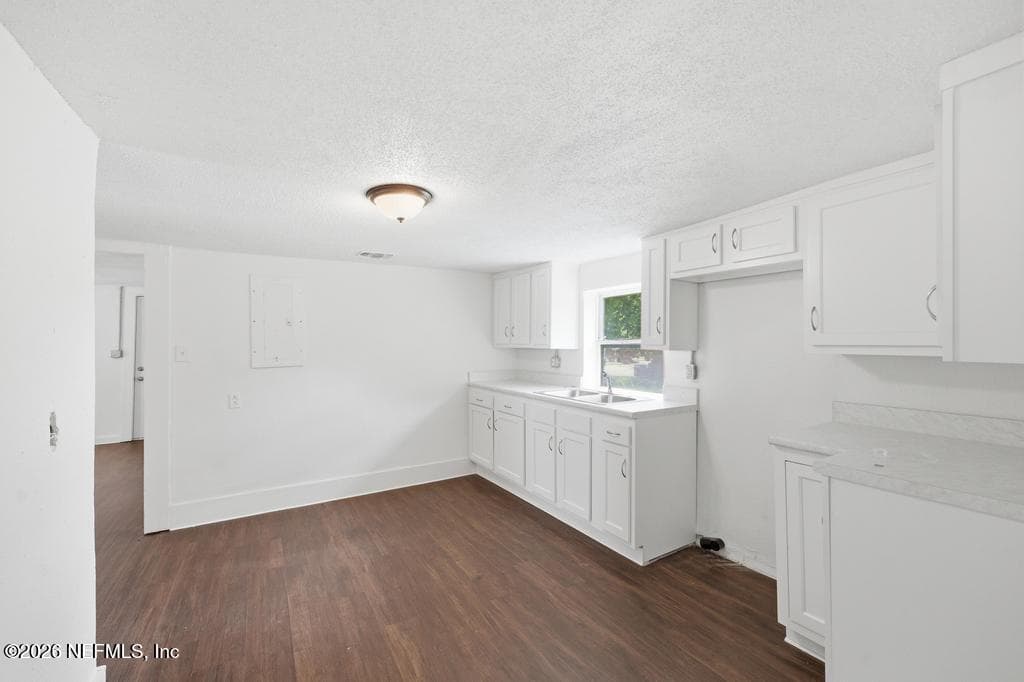 Photo 11 of 1823 W 44TH Street, Jacksonville, FL 32209