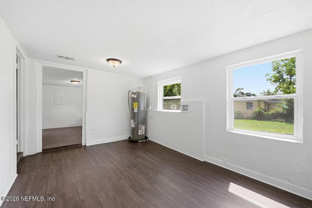 Photo 13 of 1823 W 44TH Street, Jacksonville, FL 32209