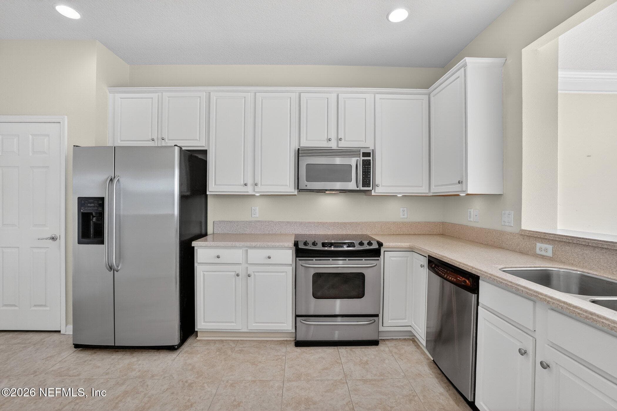 Photo 10 of 6280 AUTUMN BERRY Circle, Jacksonville, FL 32258