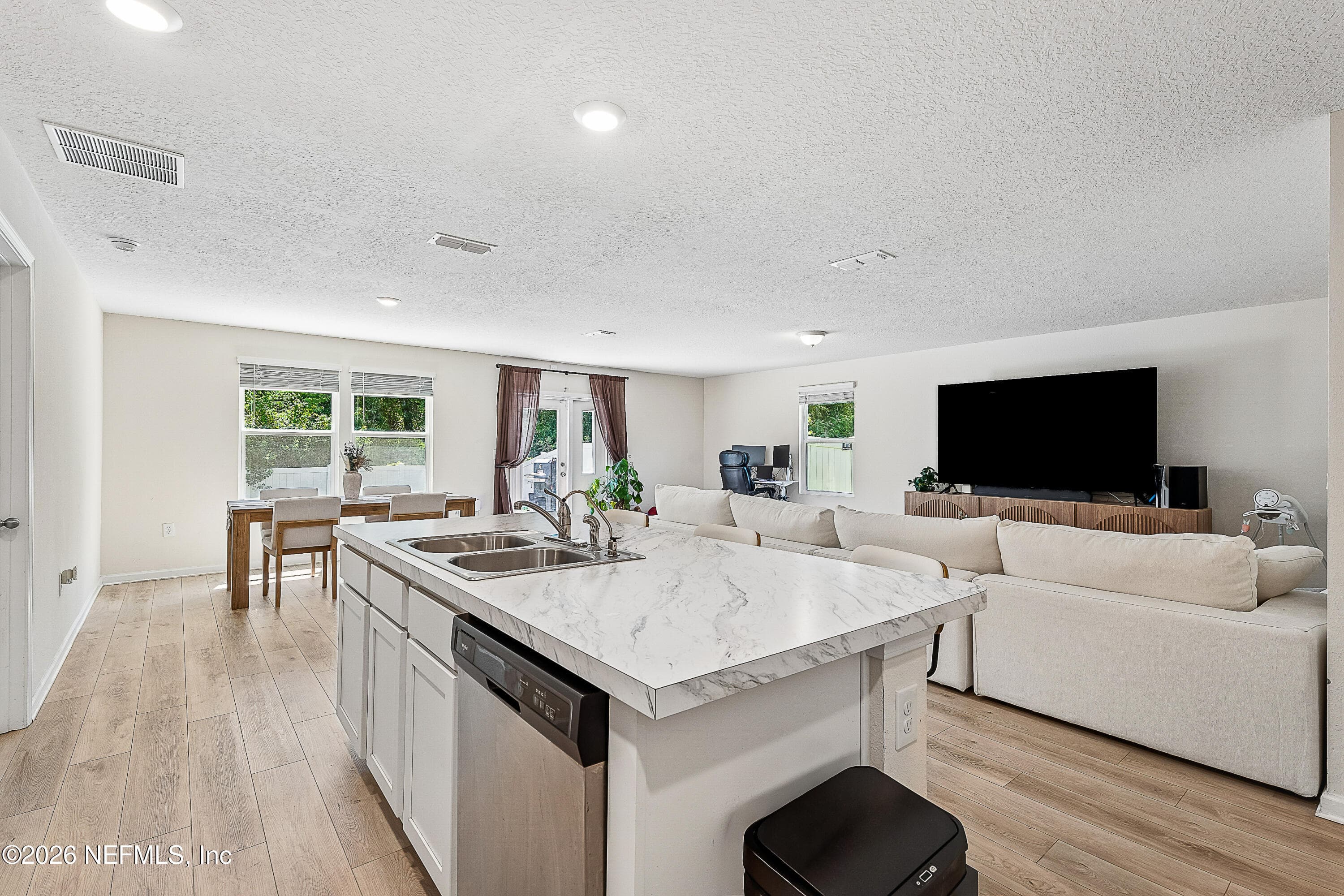 Kitchen Island — 3286 LAWTON Place, Green Cove Springs, FL 32043