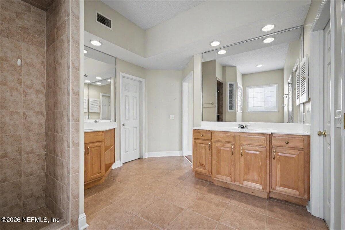 Photo 34 of 4422 TIDEVIEW Drive, Jacksonville, FL 32250