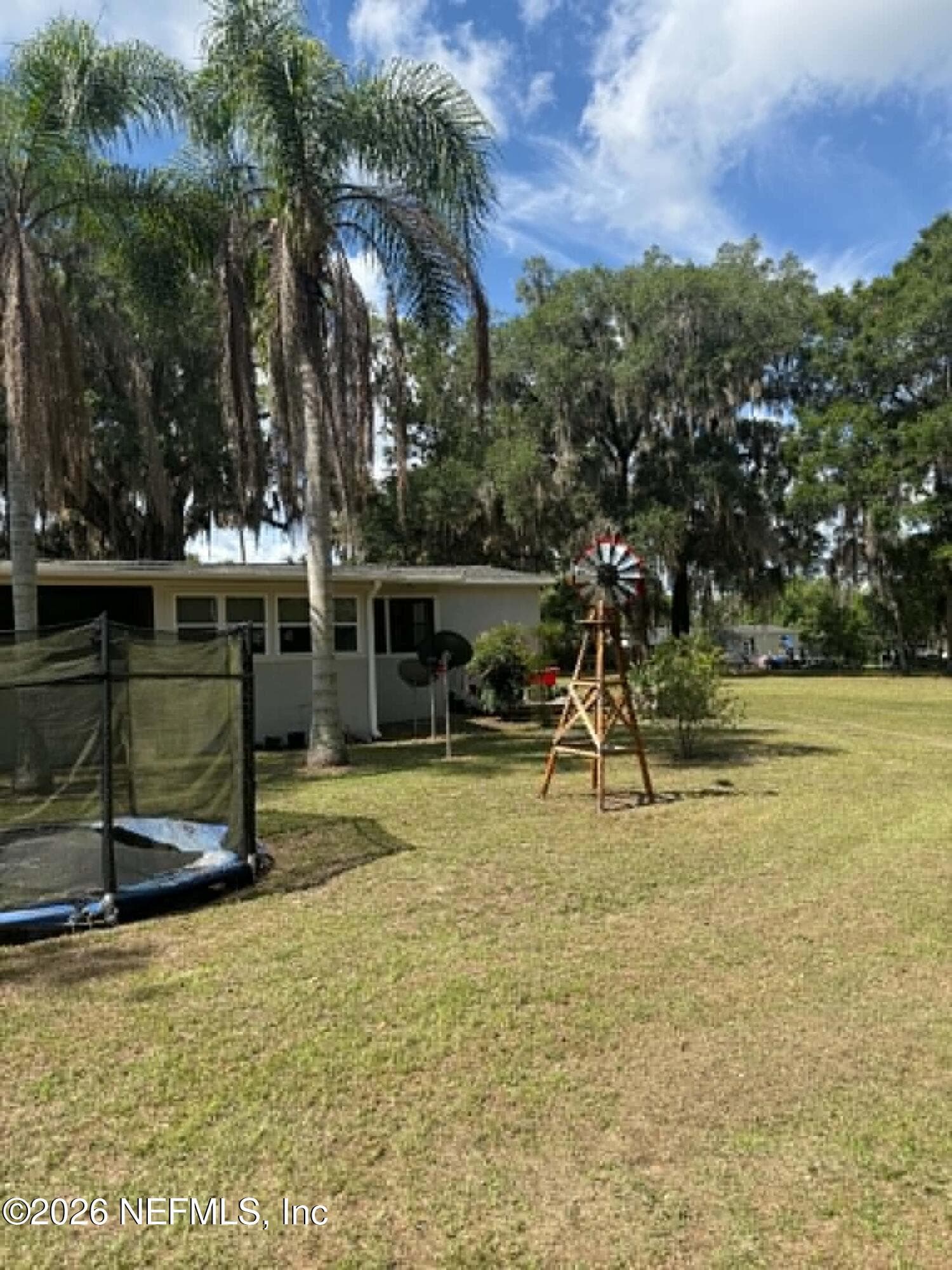 Photo 24 of 126 E EAST END Road, San Mateo, FL 32187