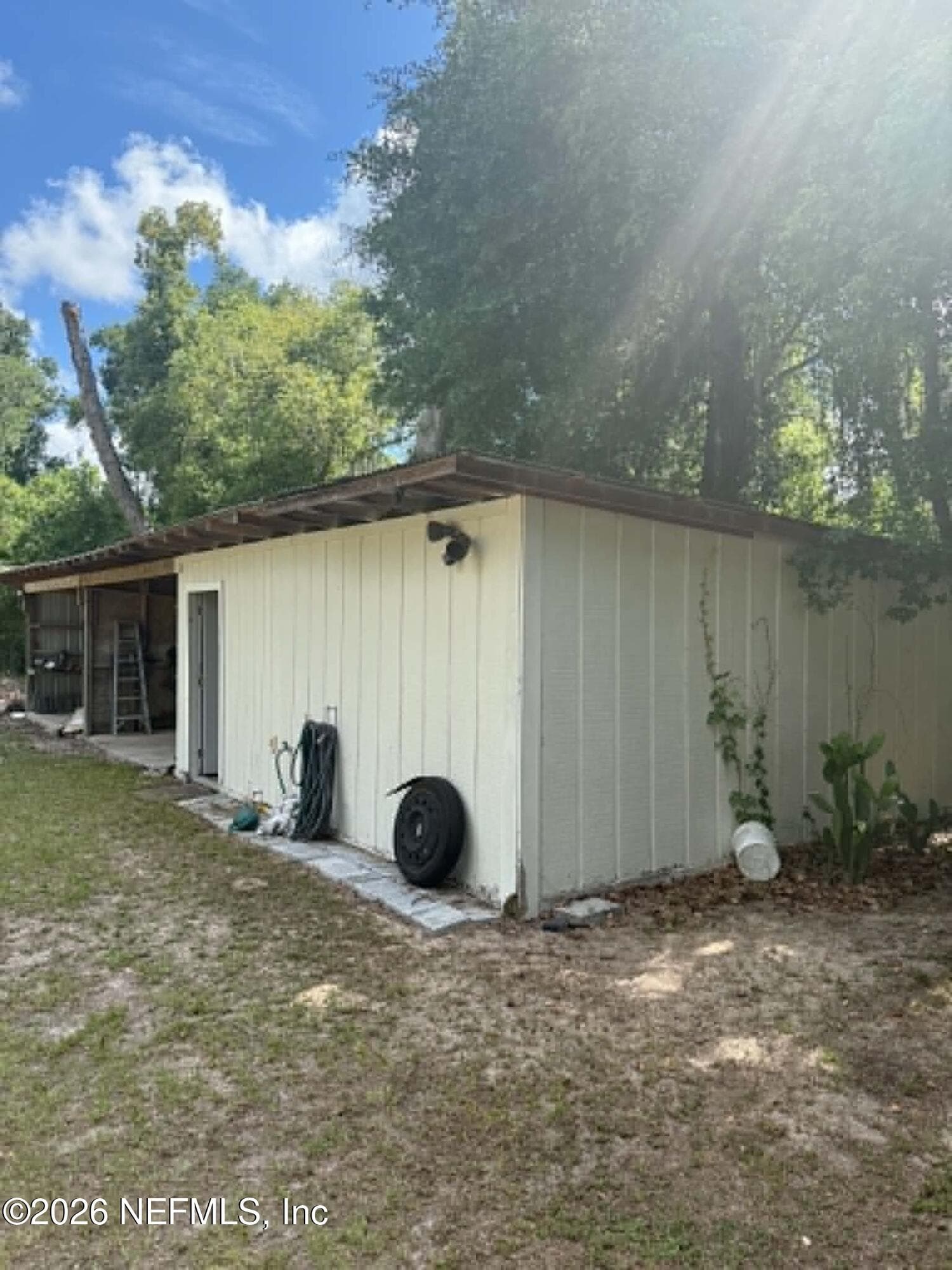 Photo 28 of 126 E EAST END Road, San Mateo, FL 32187