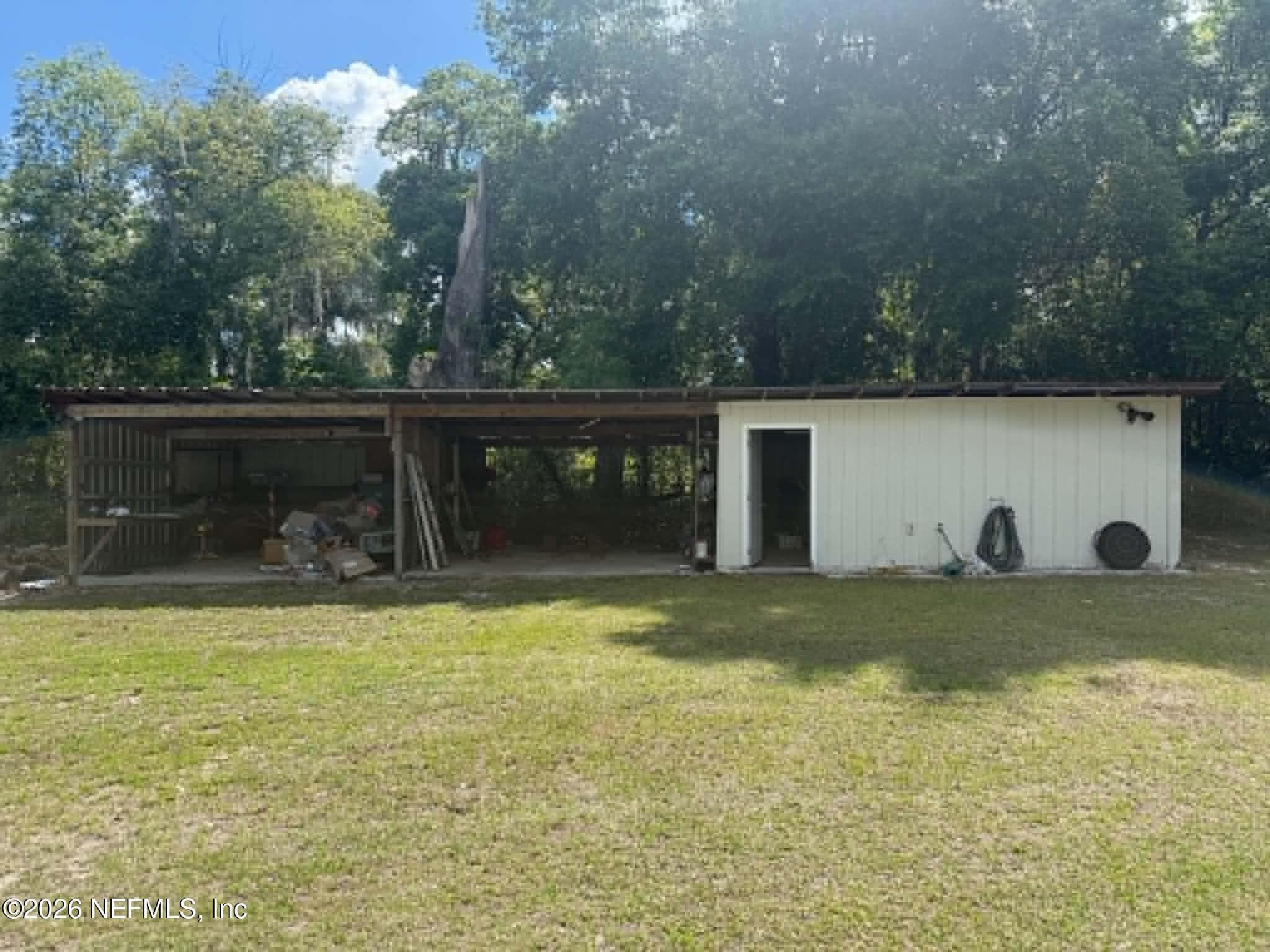 Photo 27 of 126 E EAST END Road, San Mateo, FL 32187