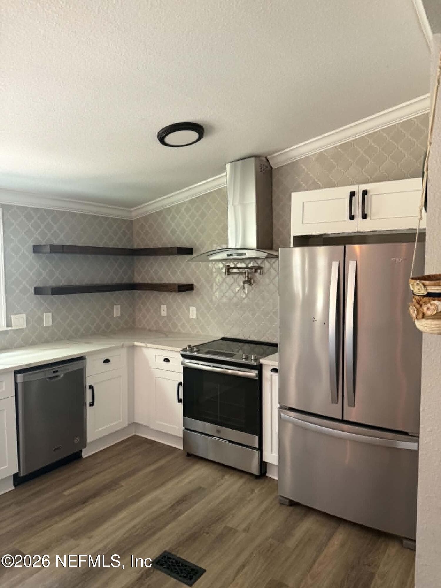Photo 6 of 126 E EAST END Road, San Mateo, FL 32187