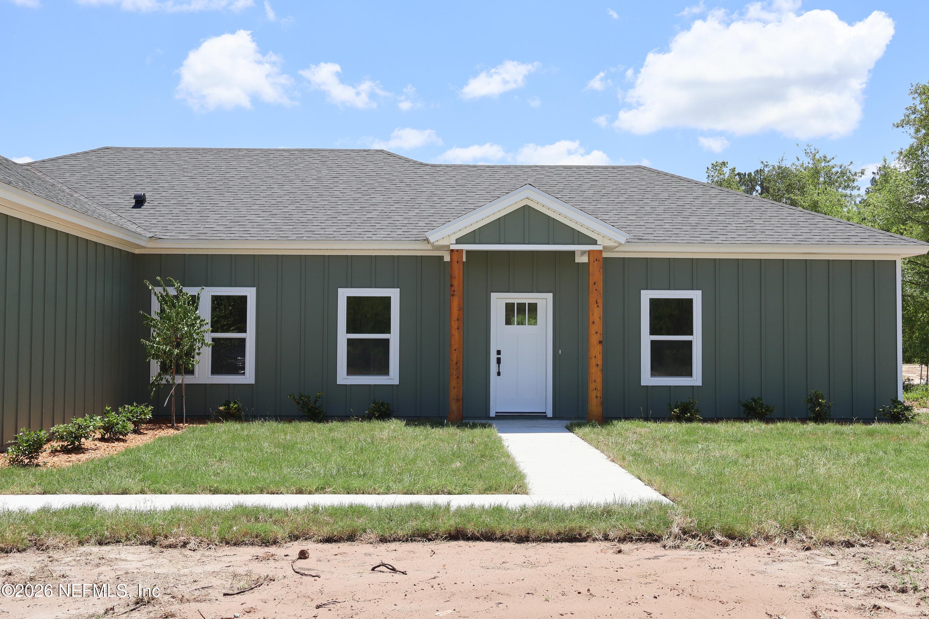 Photo 2 of 261121 ROWE Road, Hilliard, FL 32046