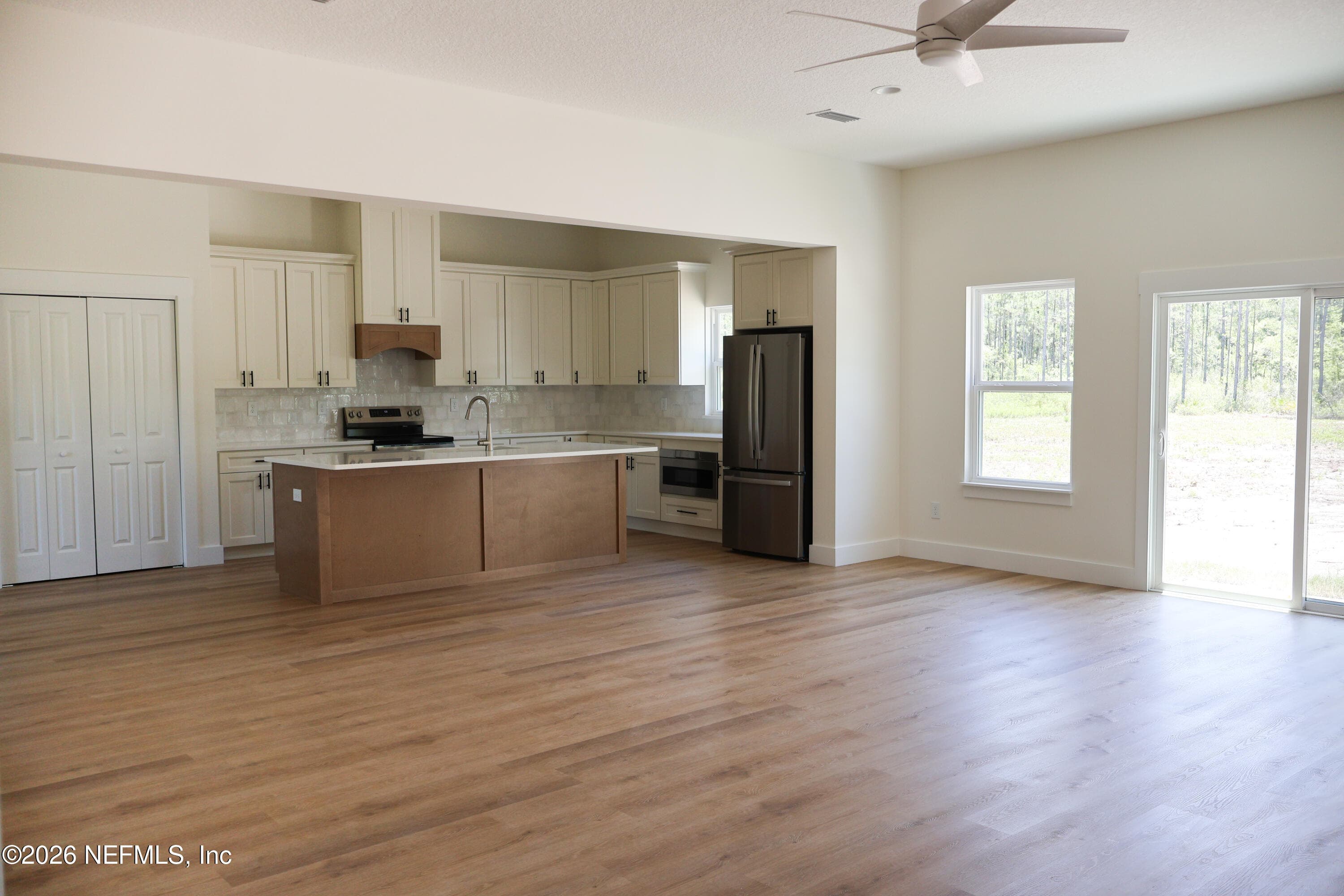 Photo 6 of 261121 ROWE Road, Hilliard, FL 32046