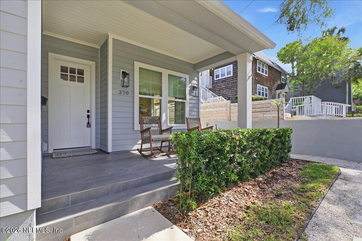 Photo 3 of 370 8TH Street, Atlantic Beach, FL 32233