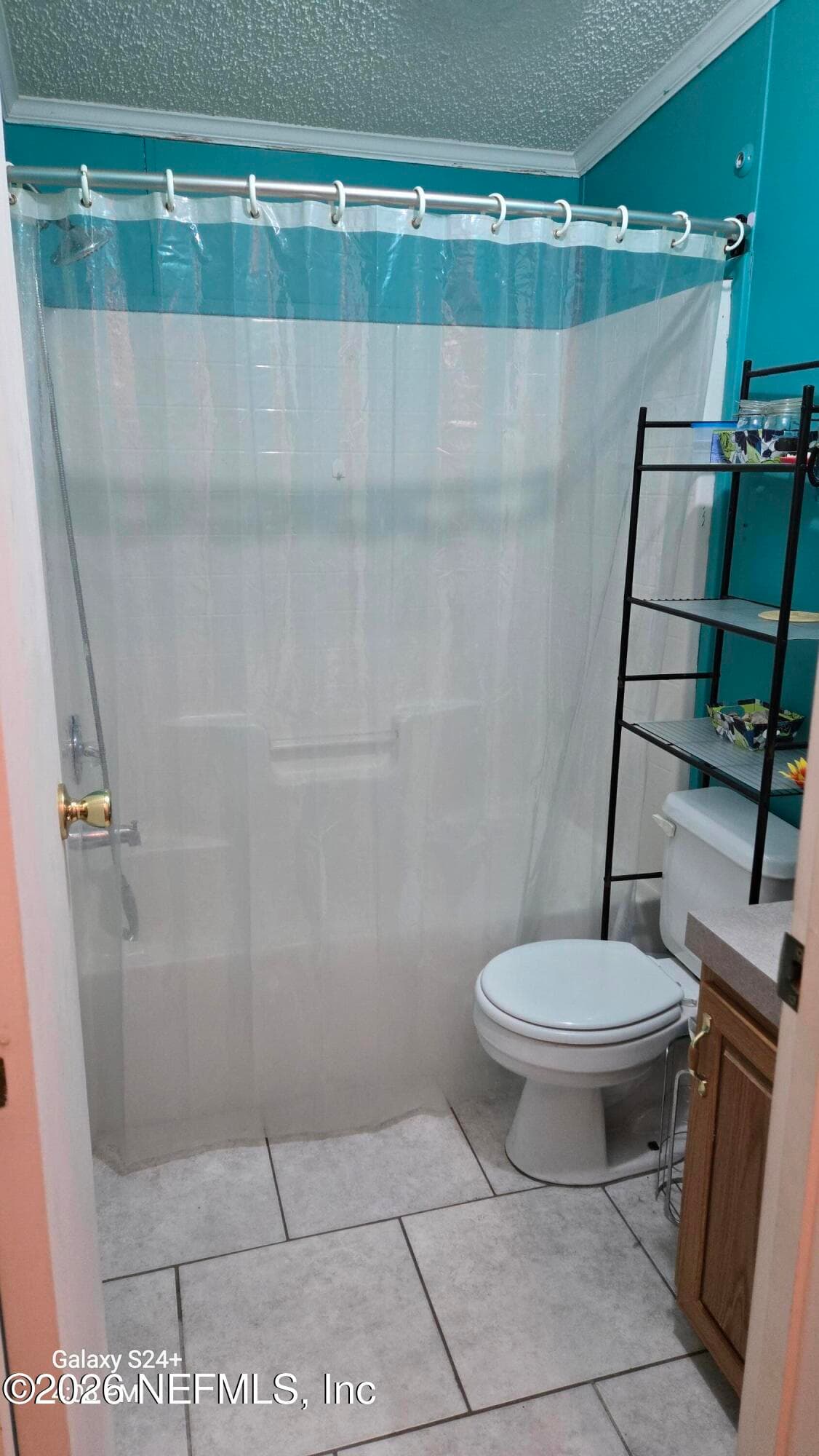2204 Whippoorwill Dr, St Augustine, FL - Guest bathroom — 2204 WHIPPOORWILL Drive, St. Augustine, FL 32084