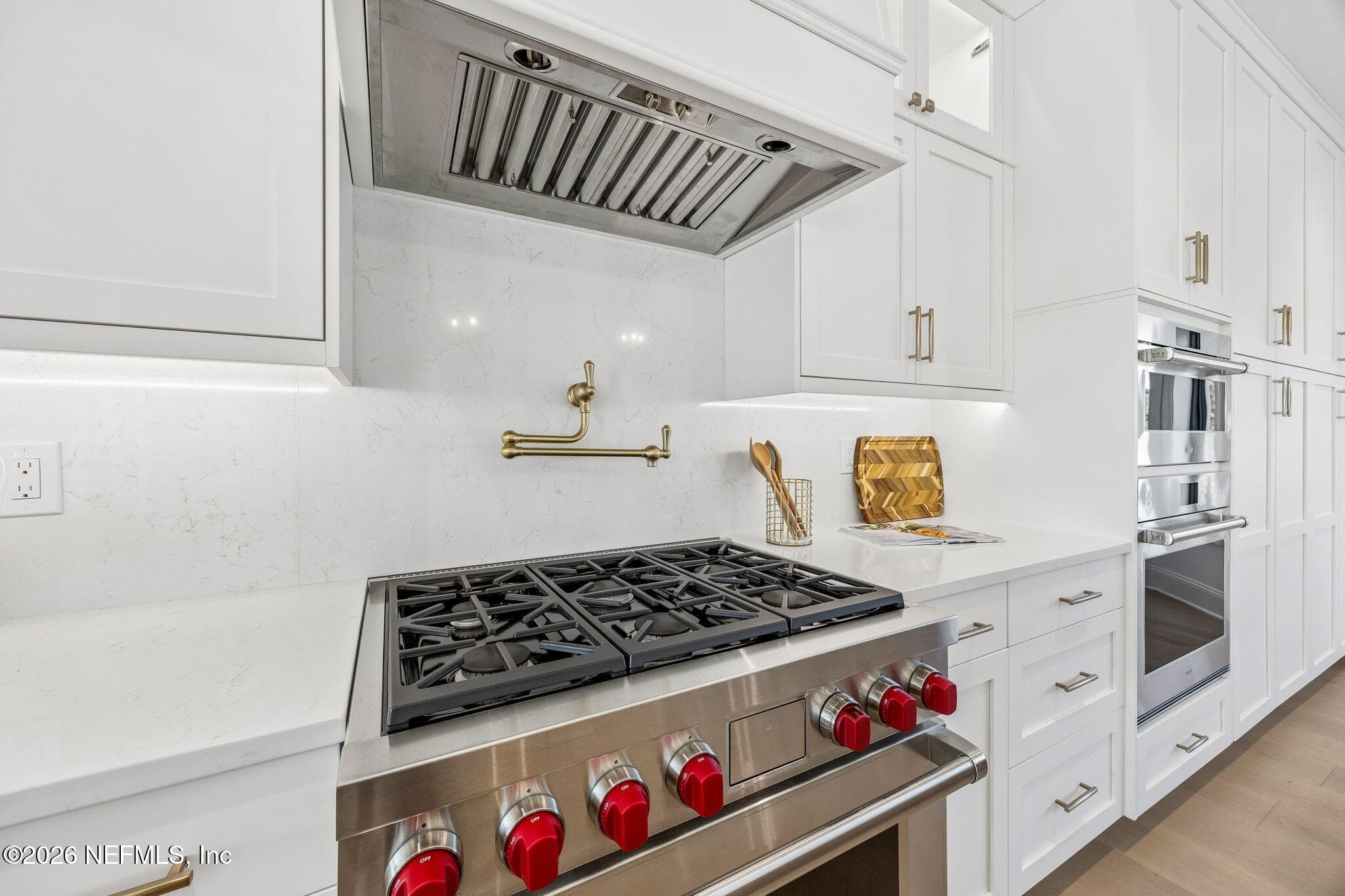 Natural gas chef's choice wolf range — 730 PONTE VEDRA Boulevard, Ponte Vedra Beach, FL 32082
