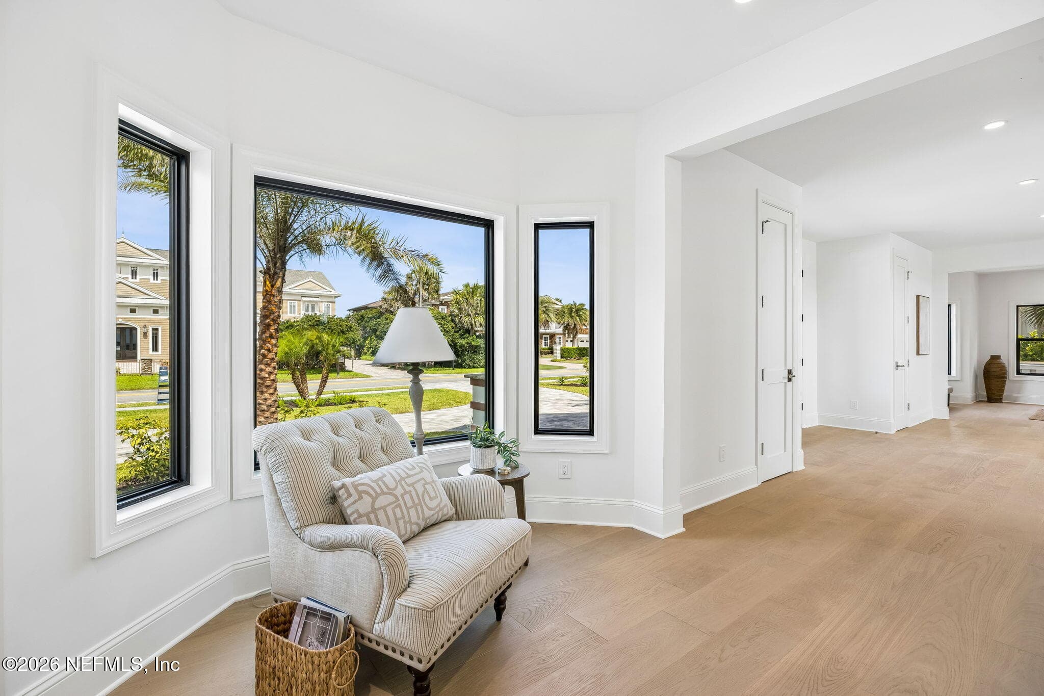 Bayed window serves a sitting area or breakfast niche — 730 PONTE VEDRA Boulevard, Ponte Vedra Beach, FL 32082