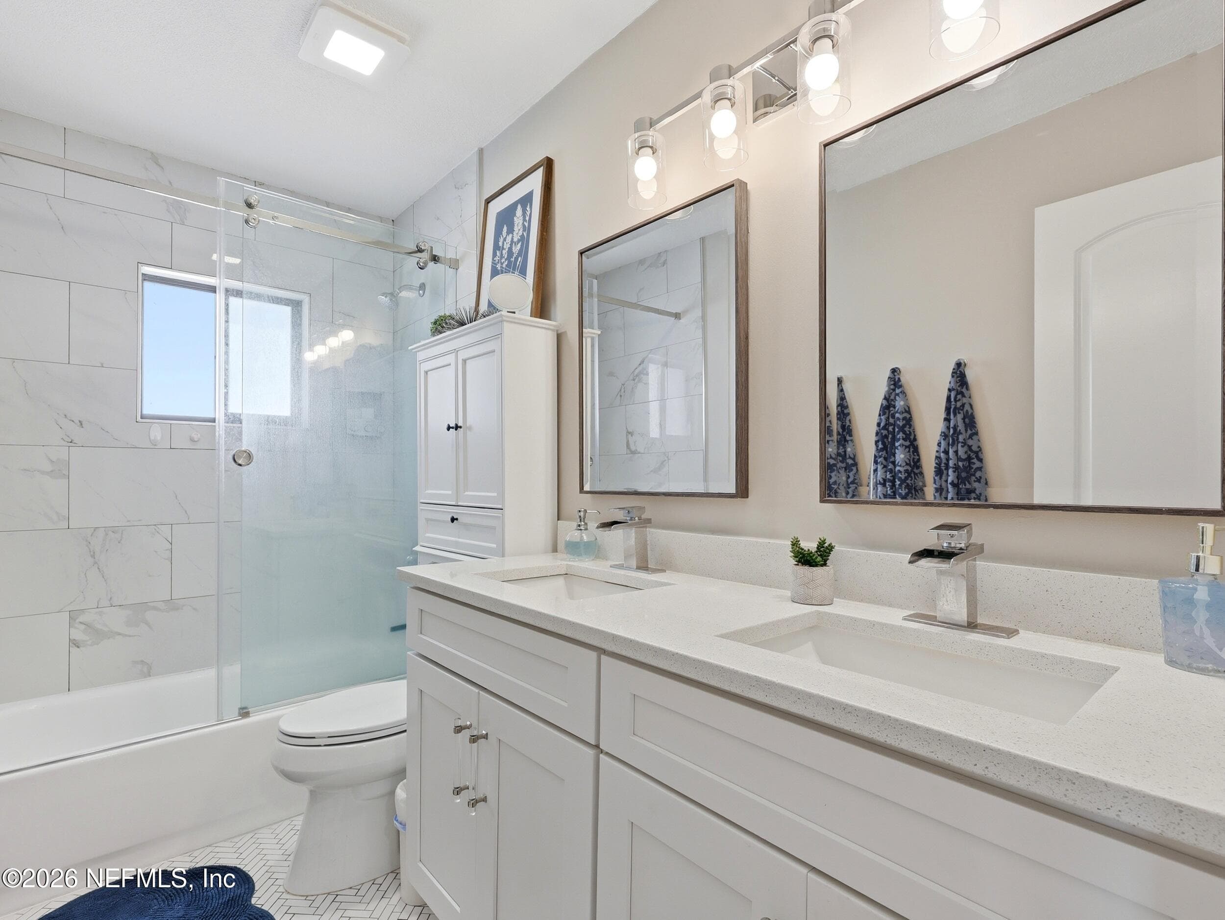 Full bathroom upstairs — 1202 1ST Street S, Jacksonville Beach, FL 32250
