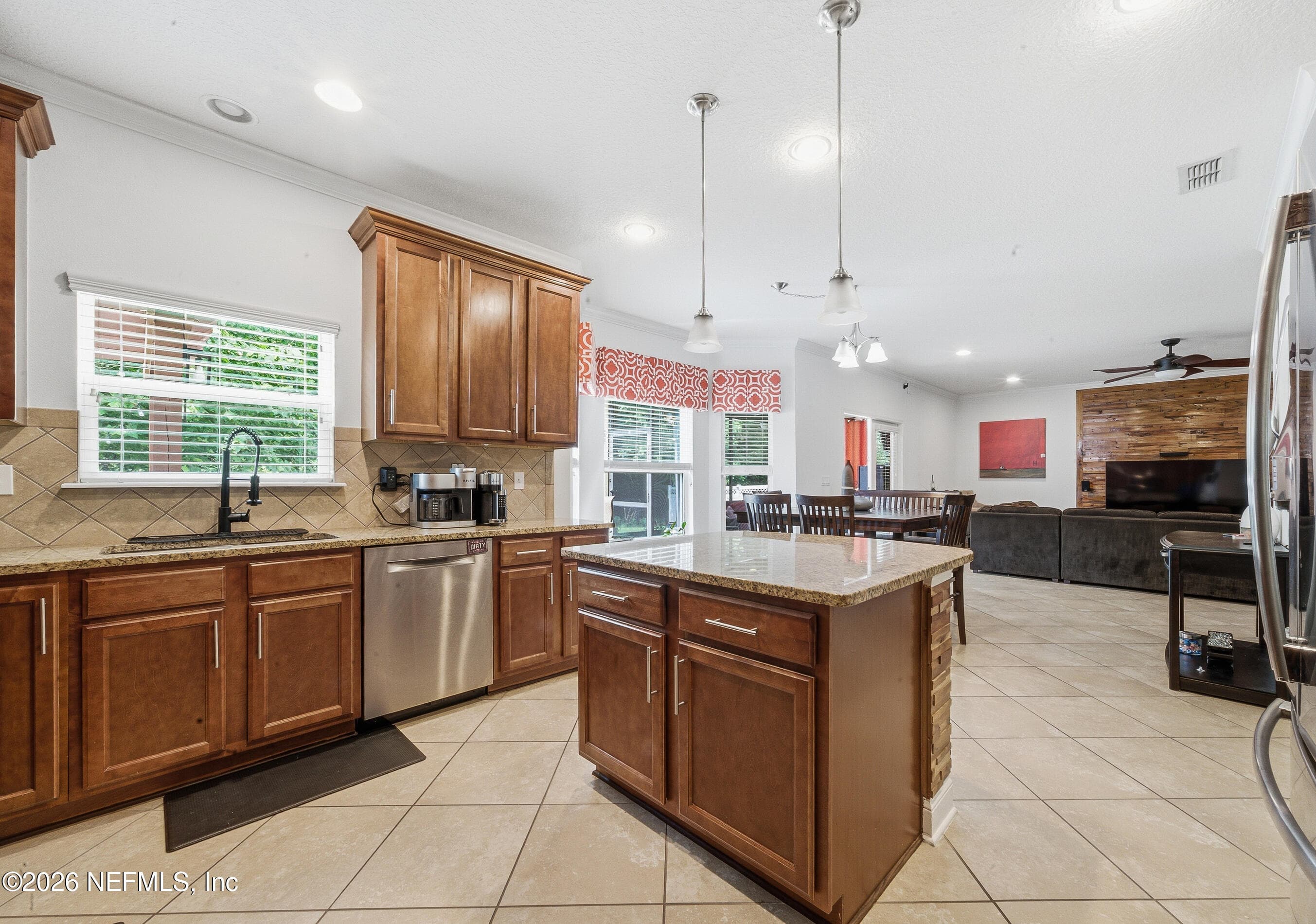 Photo 11 of 705 W KINGS COLLEGE Drive, St. Johns, FL 32259