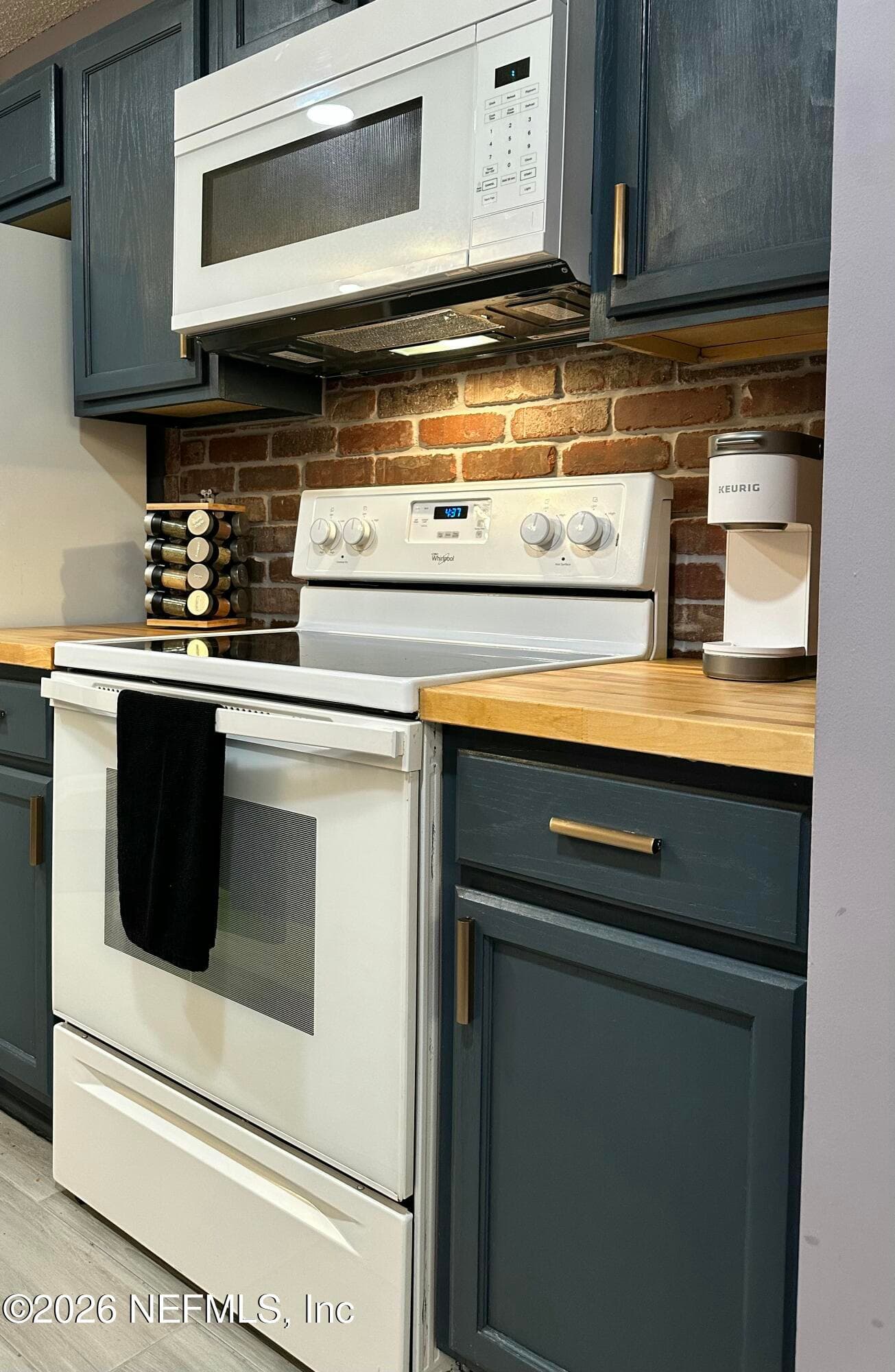 Custom brick backsplash — 4362 HANGING MOSS Drive, Orange Park, FL 32073
