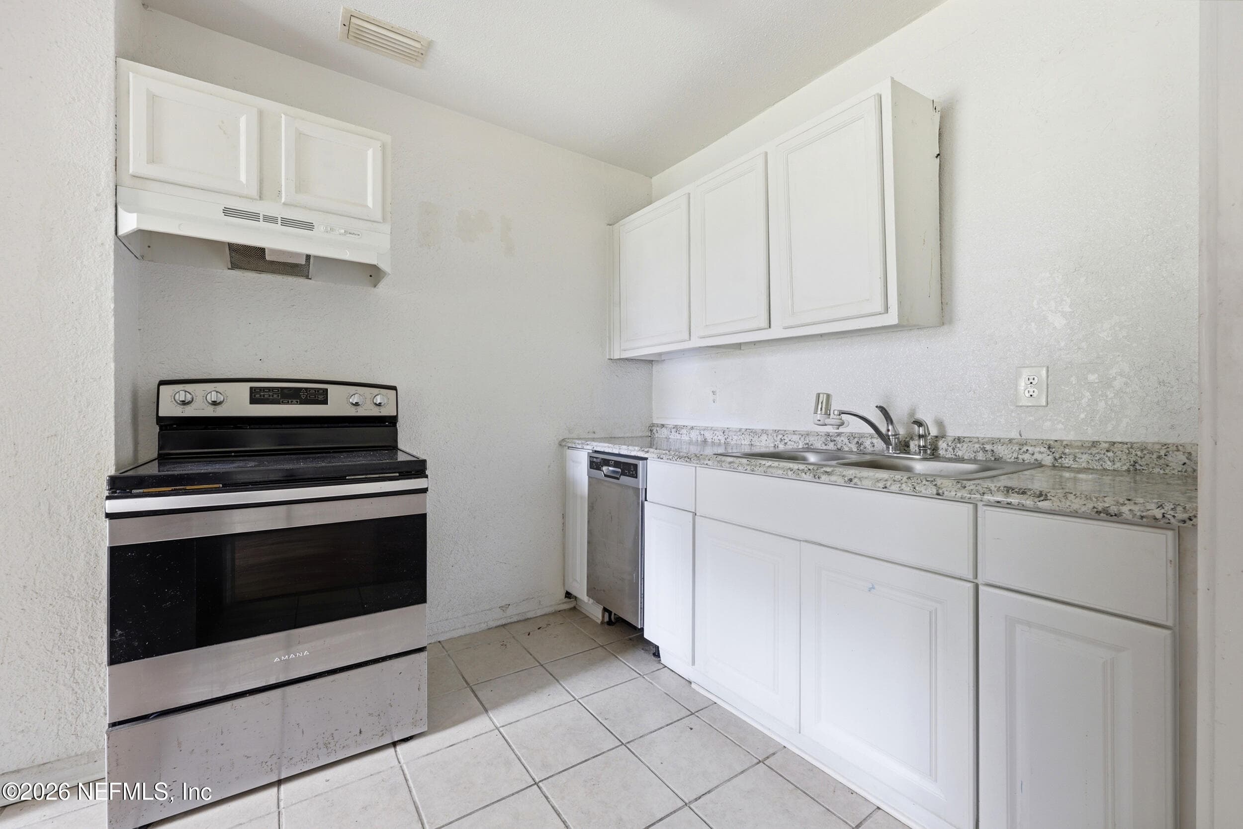 Photo 11 of 1533 E 12TH Street, Jacksonville, FL 32206