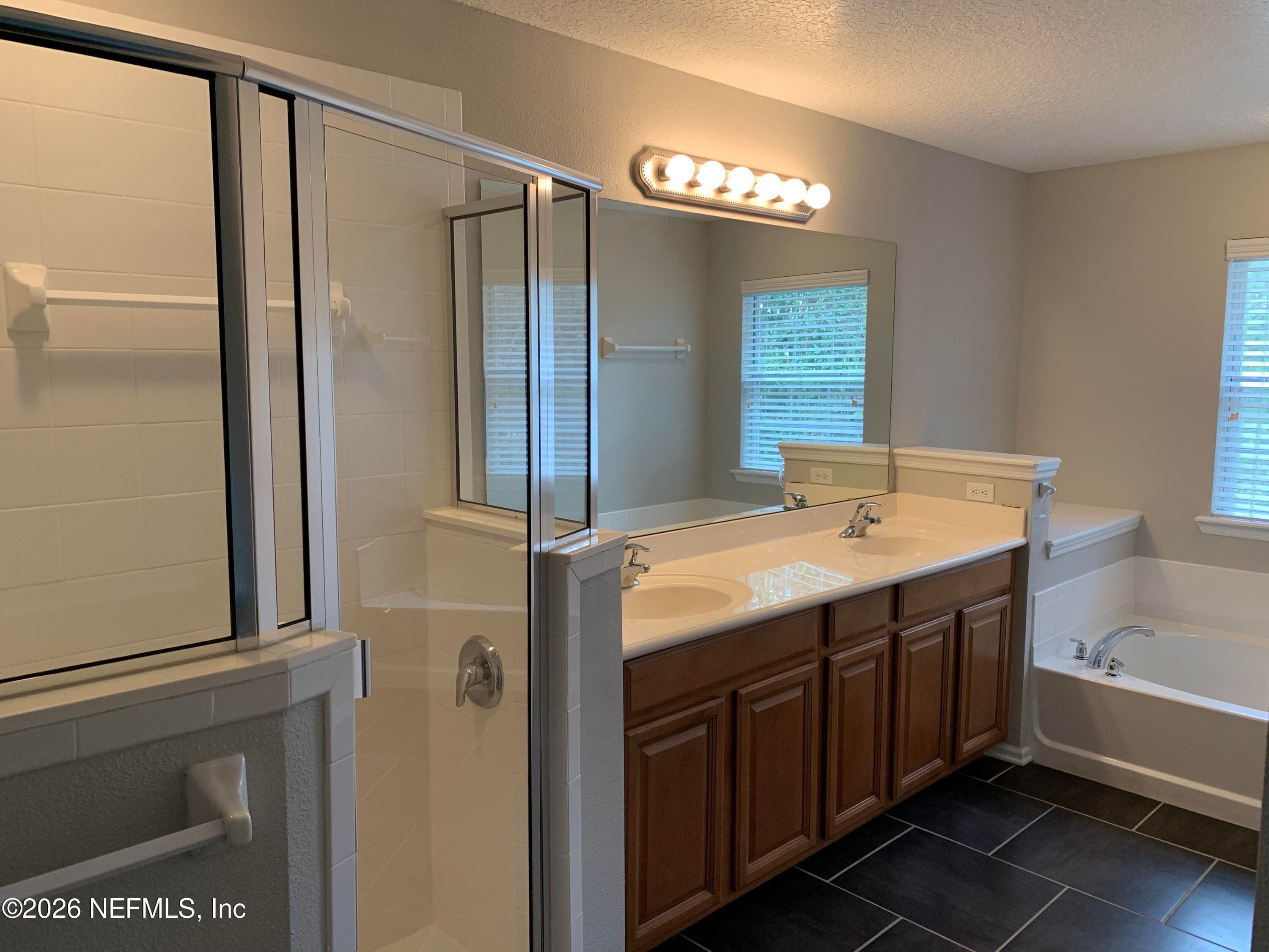 MASTER BATH — 3740 CRESWICK Circle 8, Orange Park, FL 32065