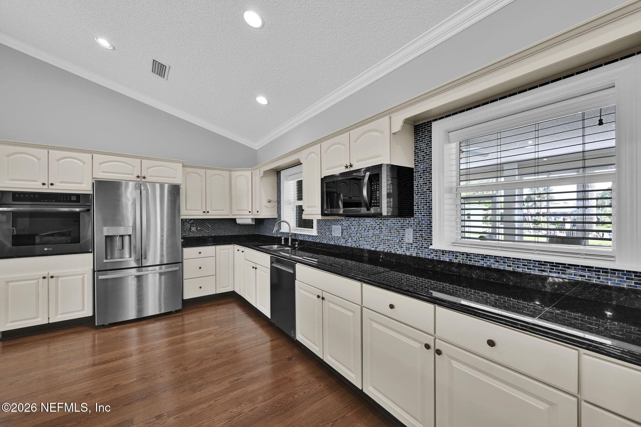 Photo 11 of 14533 PLUMOSA Drive, Jacksonville, FL 32250