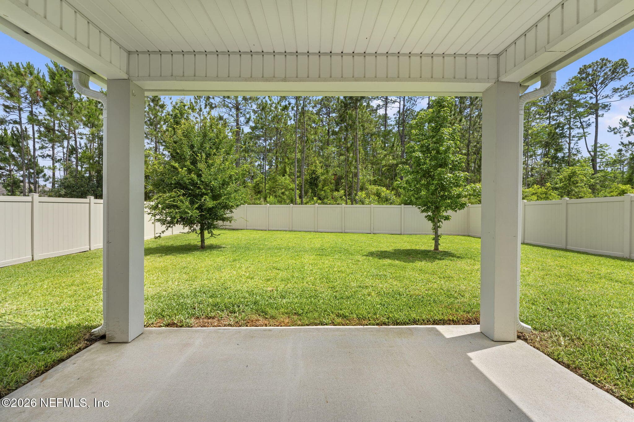 Easily screened and enclosed! — 70550 WINDING RIVER Drive, Yulee, FL 32097