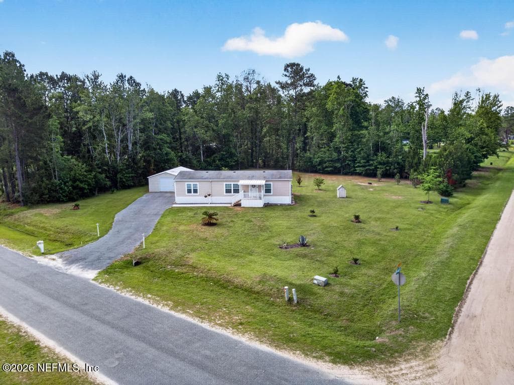 Photo 3 of 44480 SWALLOWFORK Avenue, Callahan, FL 32011