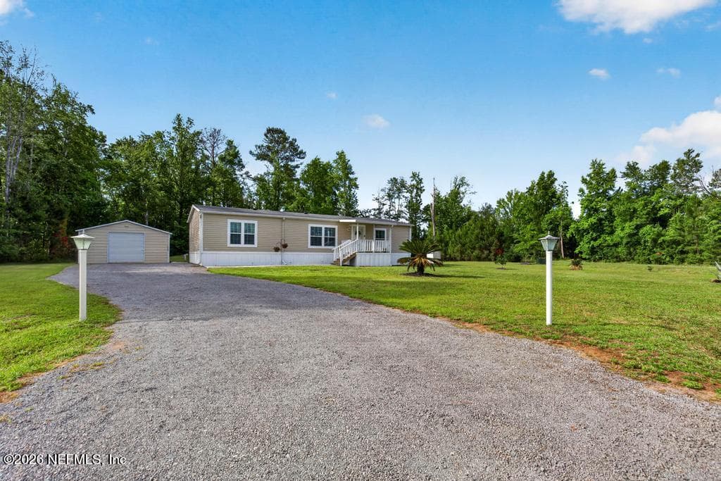 Photo 5 of 44480 SWALLOWFORK Avenue, Callahan, FL 32011