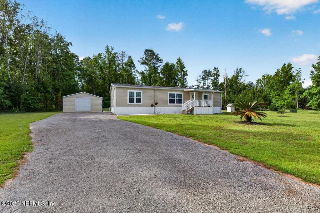 Photo 6 of 44480 SWALLOWFORK Avenue, Callahan, FL 32011