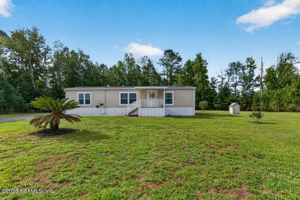 Photo 8 of 44480 SWALLOWFORK Avenue, Callahan, FL 32011