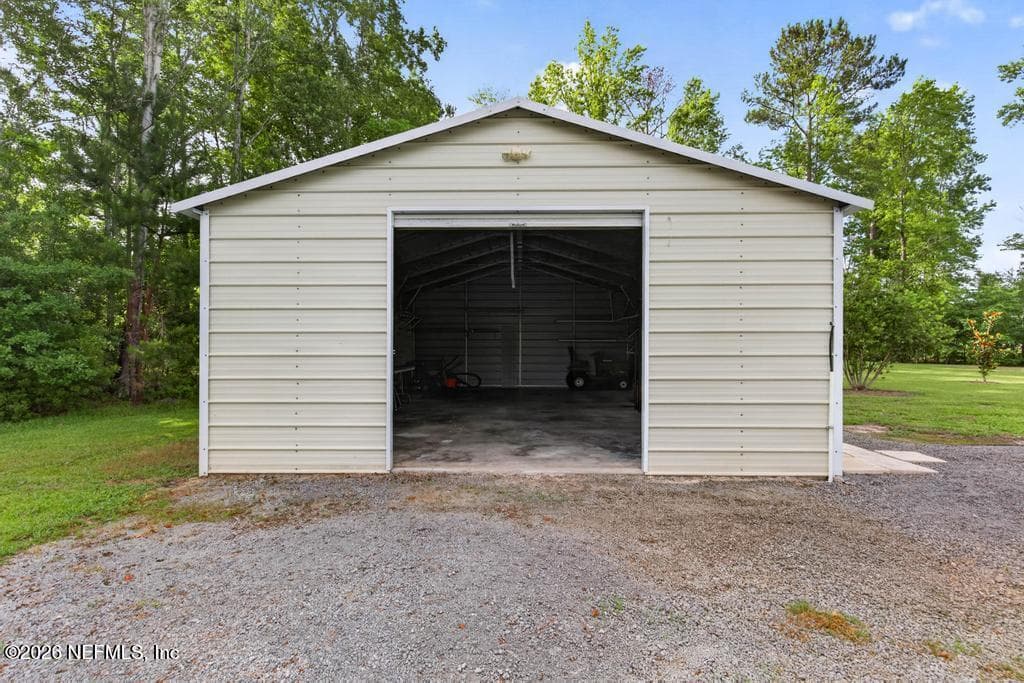 Photo 11 of 44480 SWALLOWFORK Avenue, Callahan, FL 32011