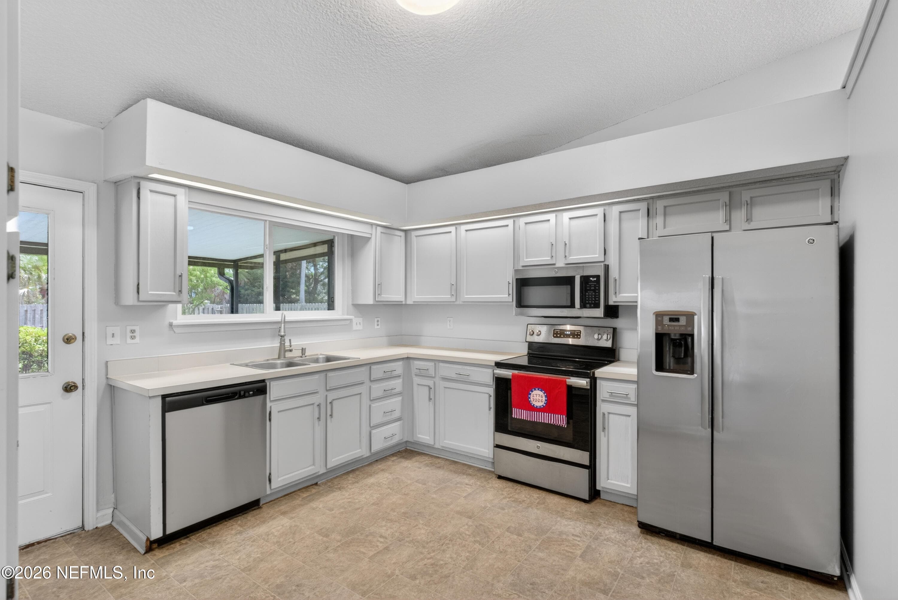 Photo 12 of 622 VALLEY FORGE Road N, Neptune Beach, FL 32266