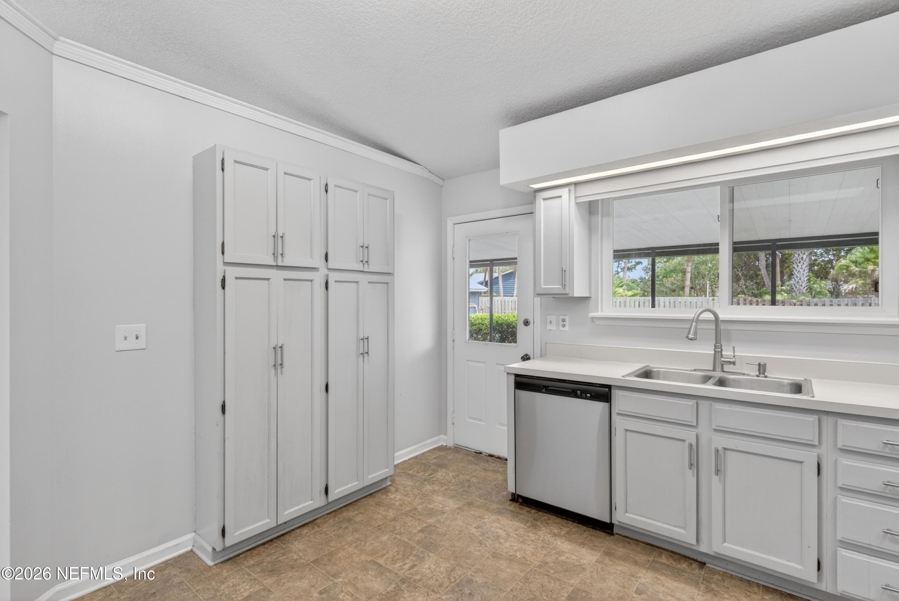 Photo 15 of 622 VALLEY FORGE Road N, Neptune Beach, FL 32266
