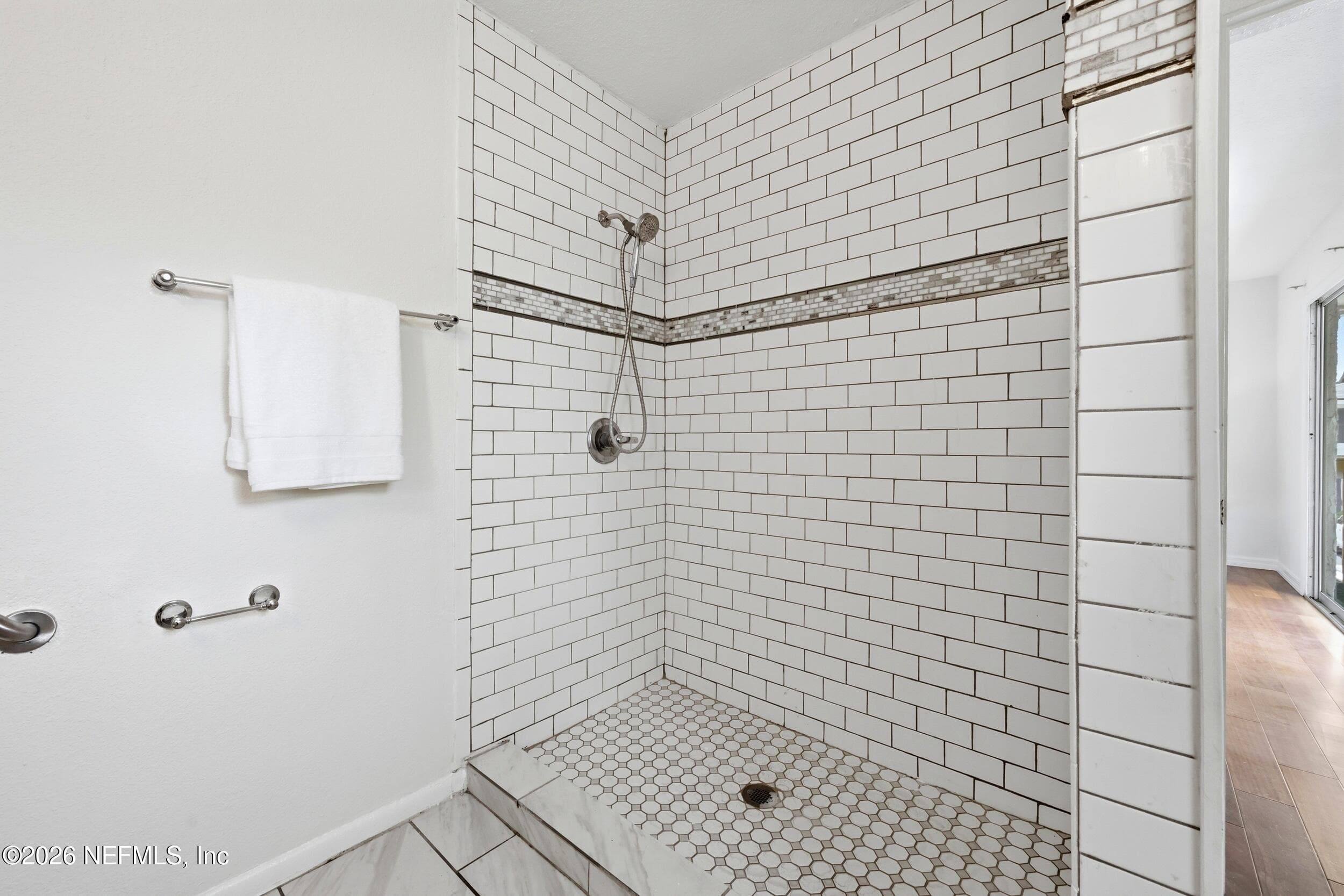 Generous walk-in shower with low-threshold entry for everyday comfort — 695 N A1A 25, Ponte Vedra Beach, FL 32082