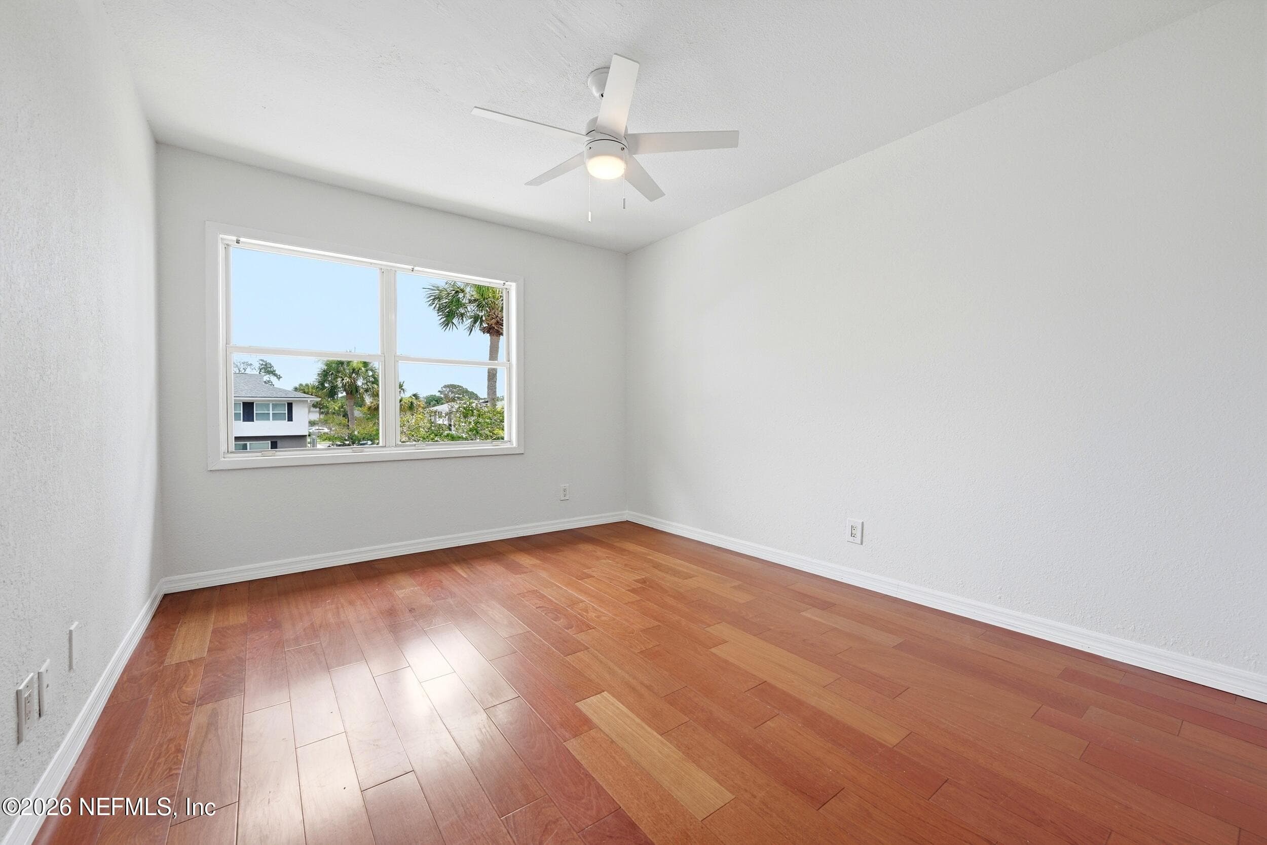 Light and bright bedroom with large closet and wood floors — 695 N A1A 25, Ponte Vedra Beach, FL 32082