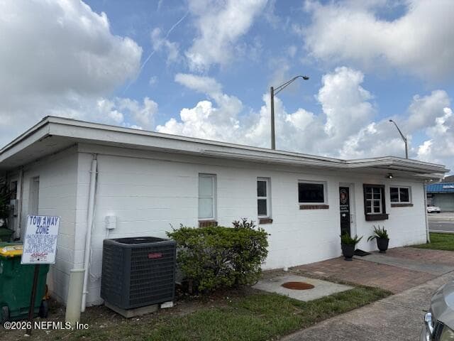 Photo 7 of 1131 3RD Street N, Jacksonville Beach, FL 32250
