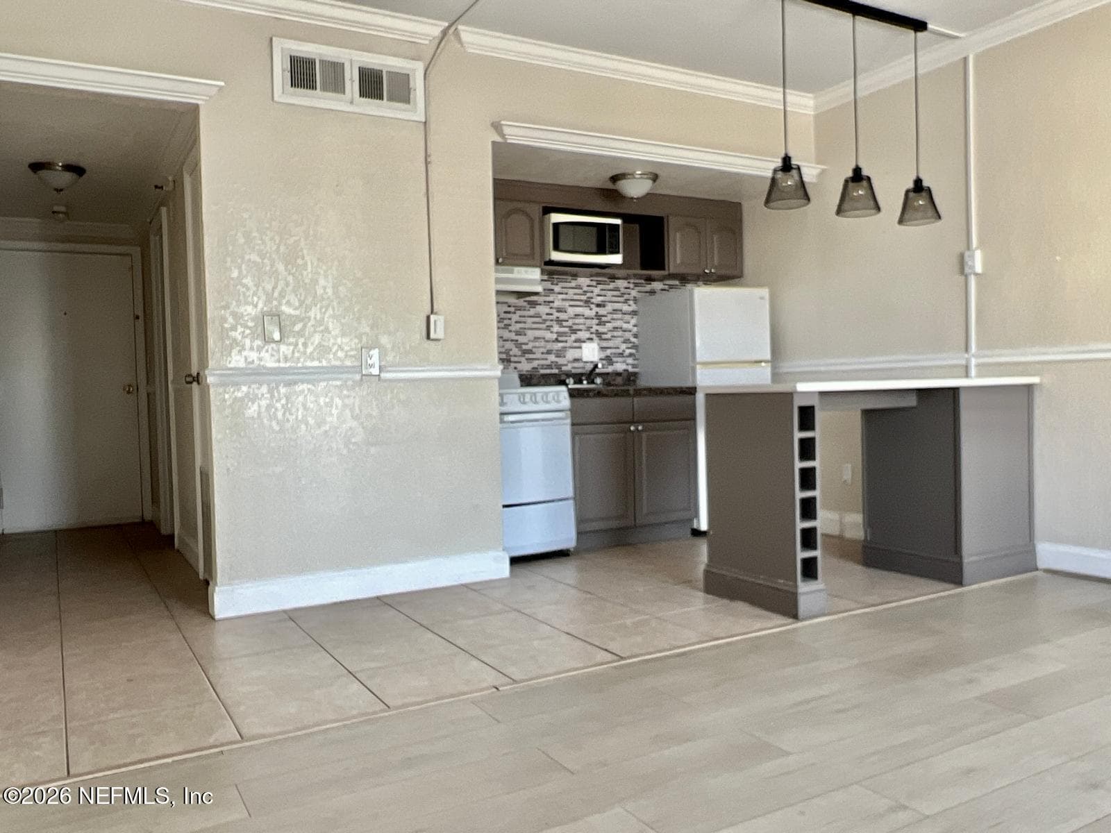 Photo 3 of 311 W ASHLEY Street 1111, Jacksonville, FL 32202