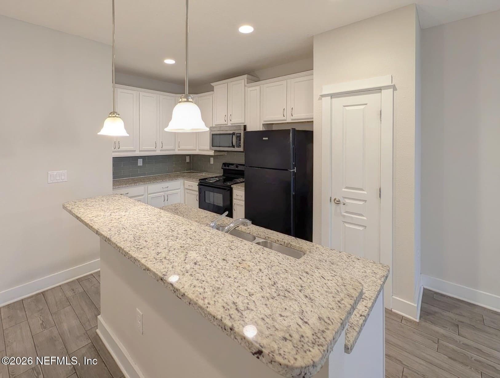 Photo 5 of 629 2ND Avenue S, Jacksonville Beach, FL 32250
