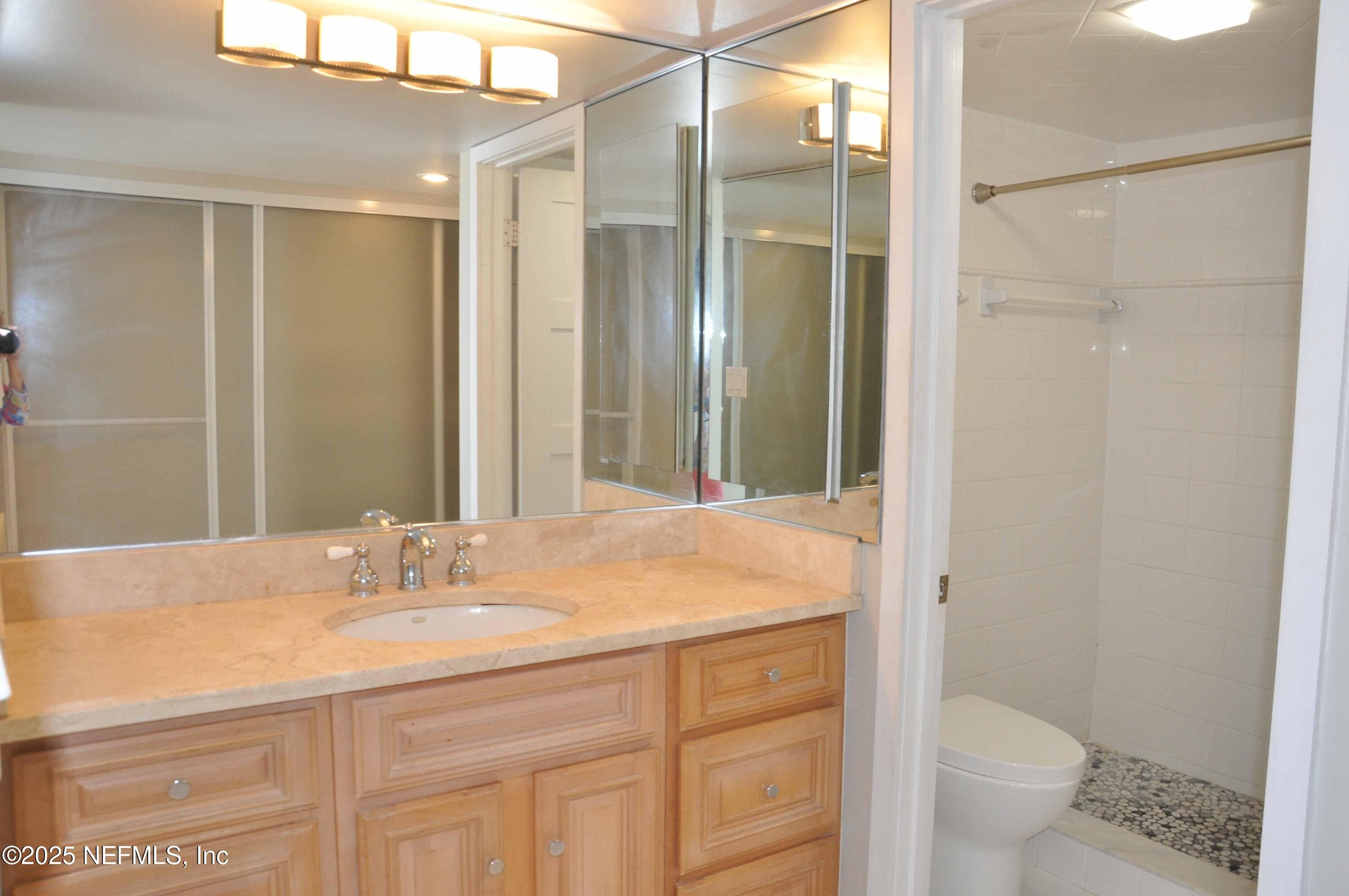 Photo 9 of 1301 S 1ST Street 906, Jacksonville Beach, FL 32250