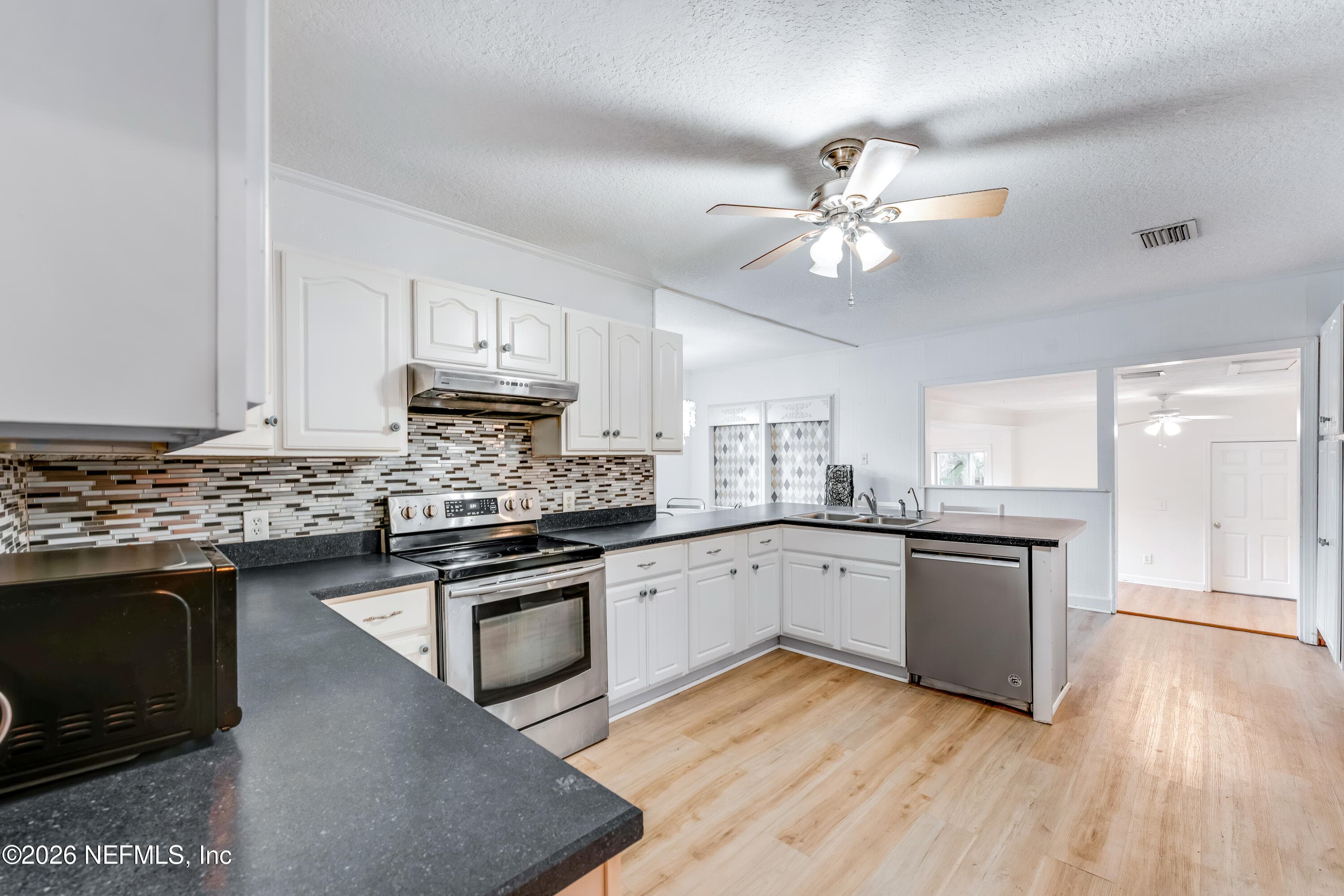 Kitchen — 522 3RD Avenue S, Jacksonville Beach, FL 32250
