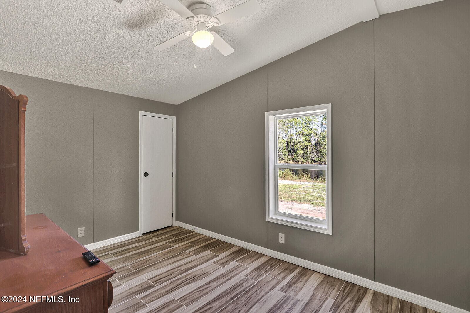 Photo 18 of 141 WOODS Road, San Mateo, FL 32187