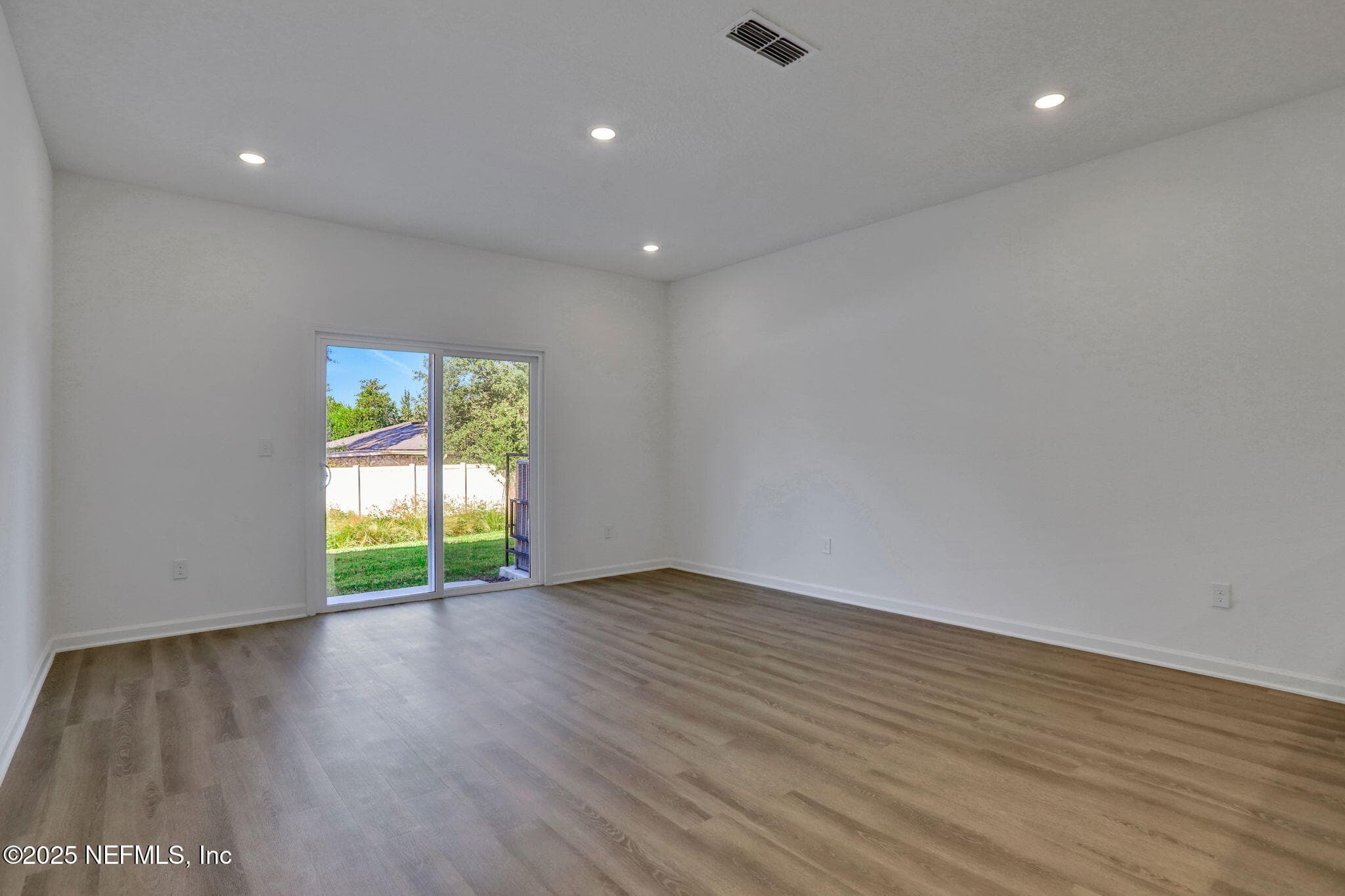 Photo 8 of 719 SAILOR GROVE Lane, Jacksonville, FL 32221