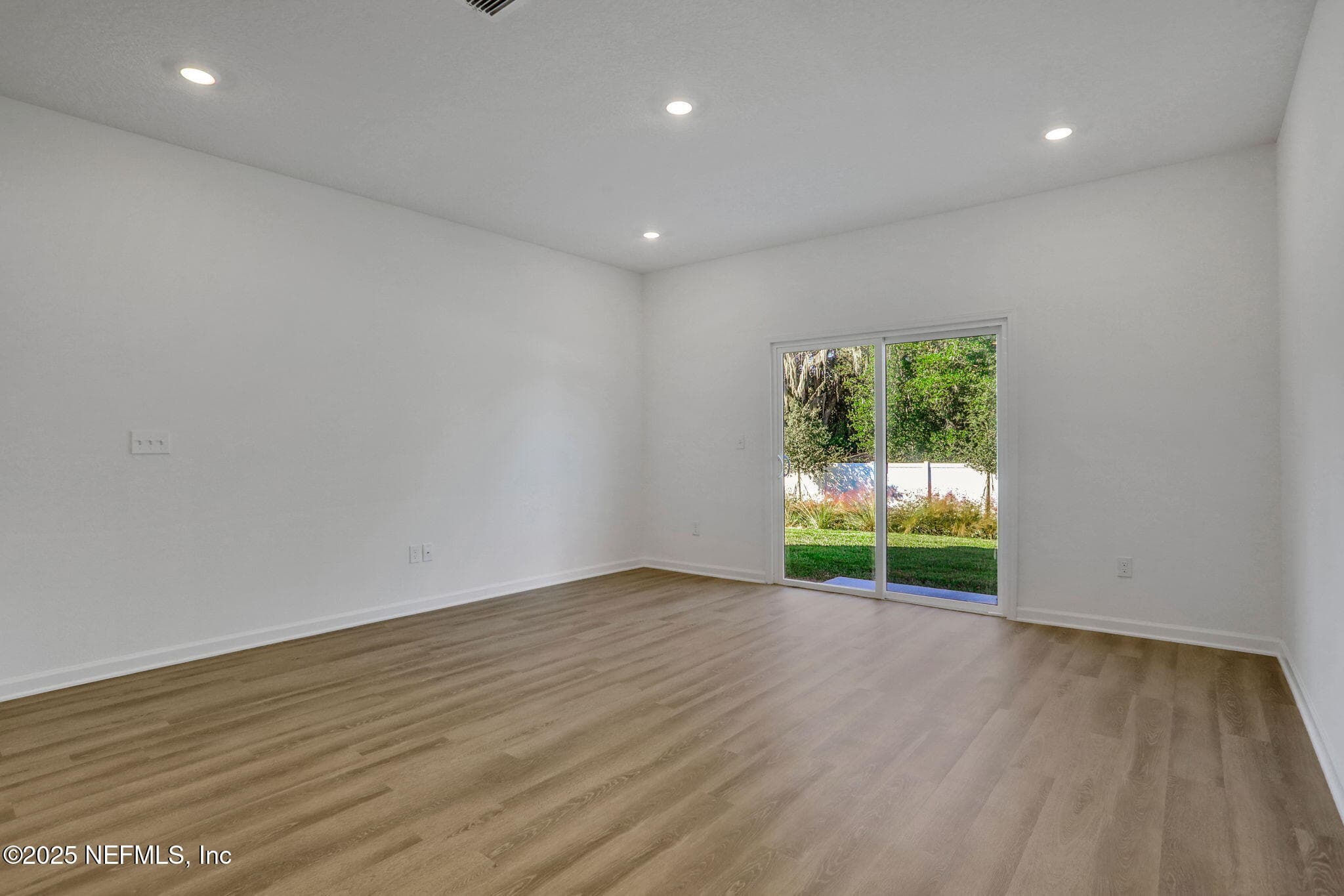 Photo 9 of 719 SAILOR GROVE Lane, Jacksonville, FL 32221