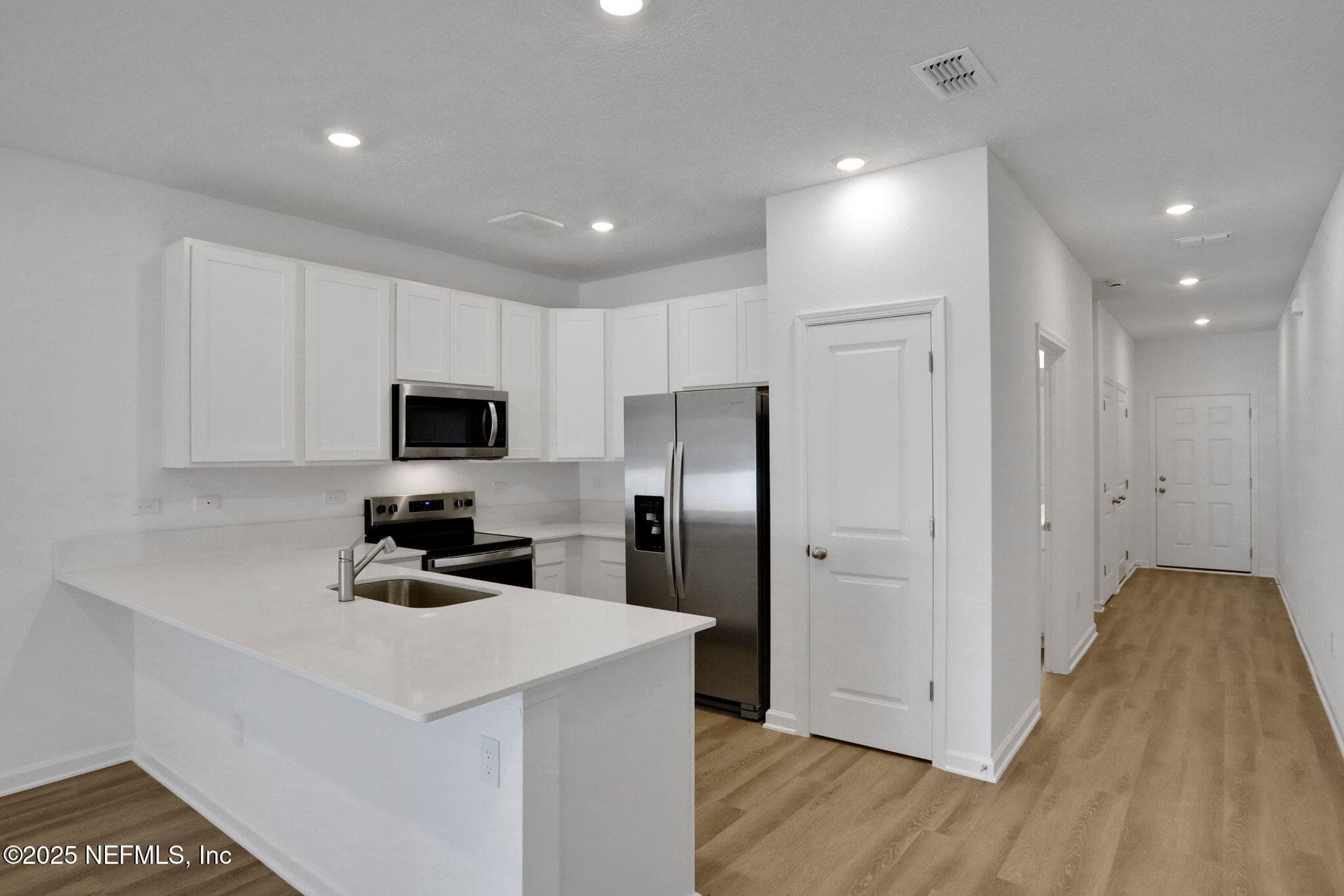 Photo 15 of 719 SAILOR GROVE Lane, Jacksonville, FL 32221