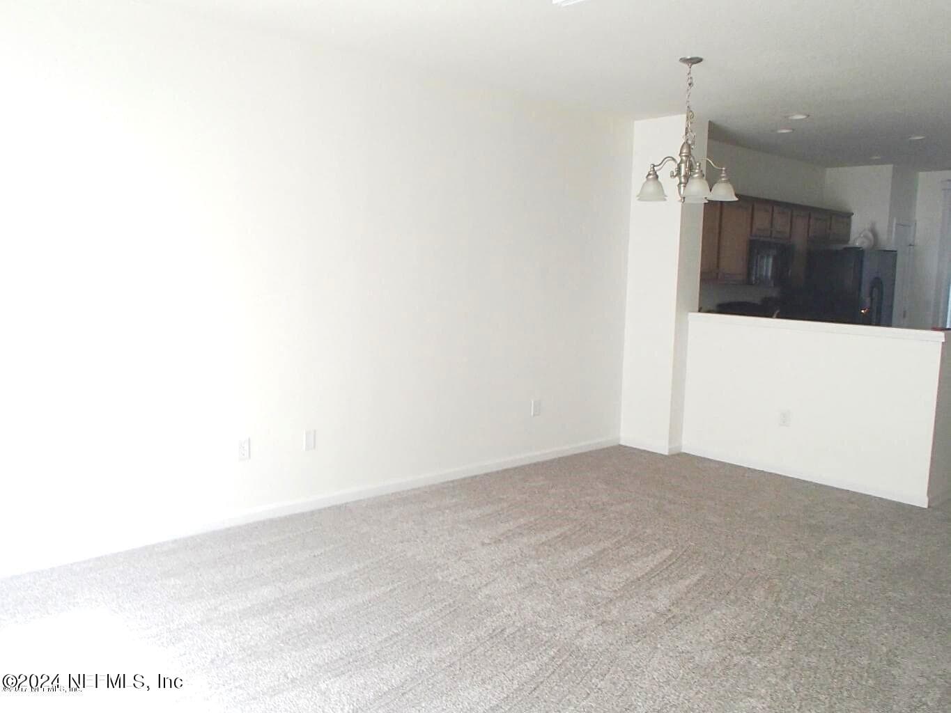 Photo 5 of 8125 SUMMERGATE Court, Jacksonville, FL 32256