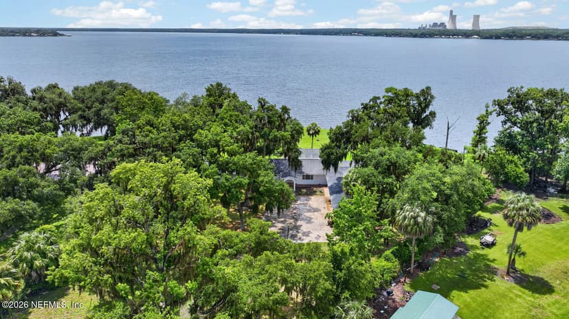 157 W Grandview Drive, East Palatka, FL 32131