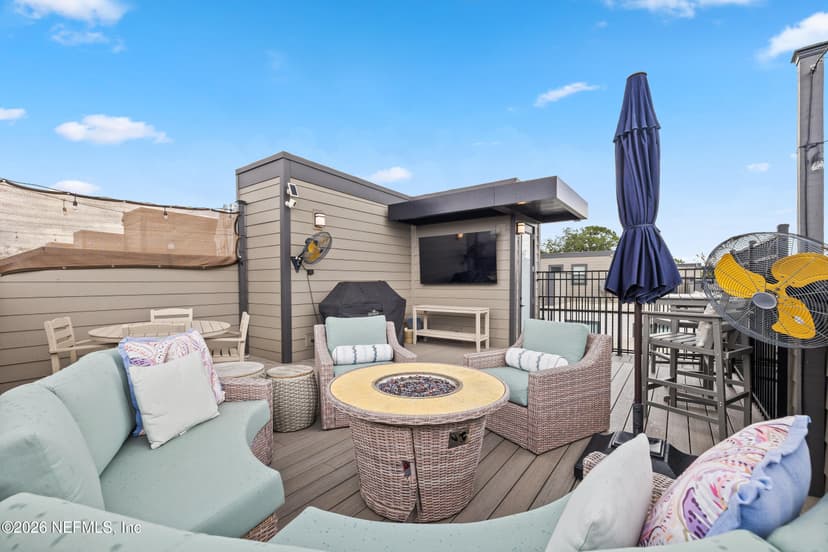 1611 Piazza Place, Jacksonville, FL 32207
