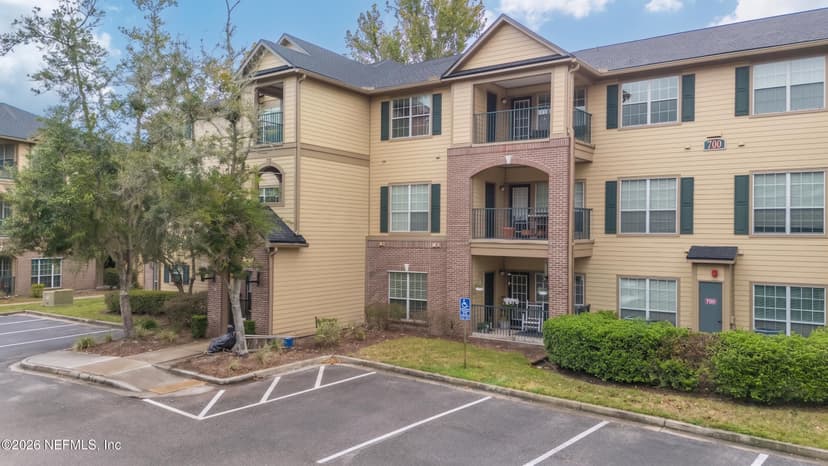 7800 Point Meadows Drive 737, Jacksonville, FL 32256