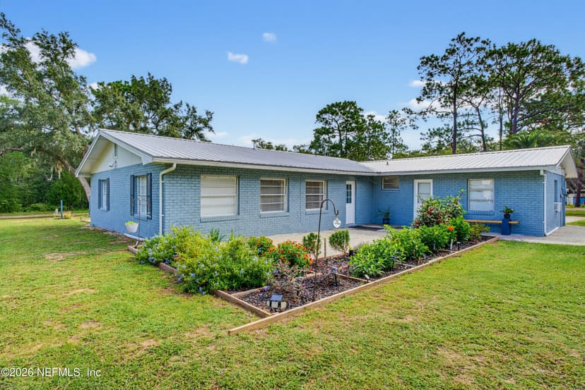 125 Hart Lake Drive, Interlachen, FL 32148