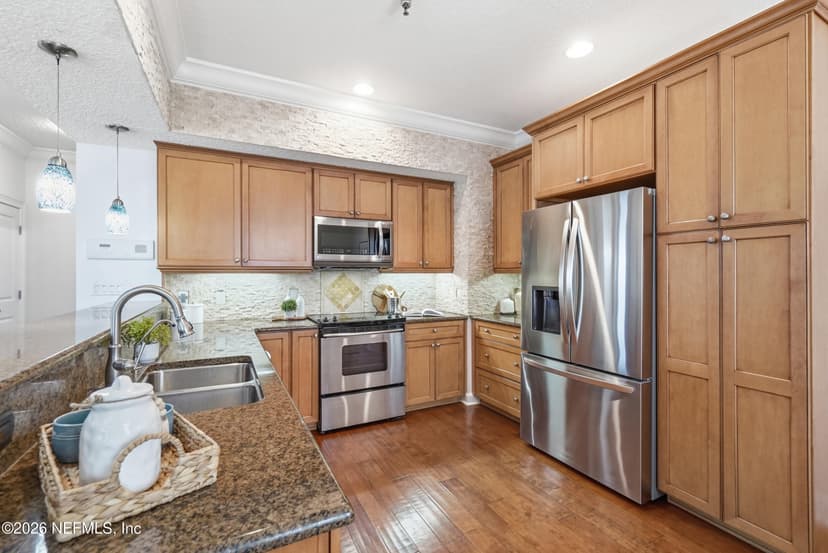 214 6th Avenue S A, Jacksonville Beach, FL 32250
