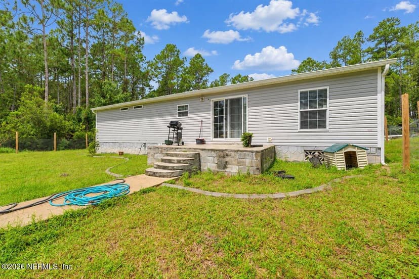 676 S County Road 315, Interlachen, FL 32148
